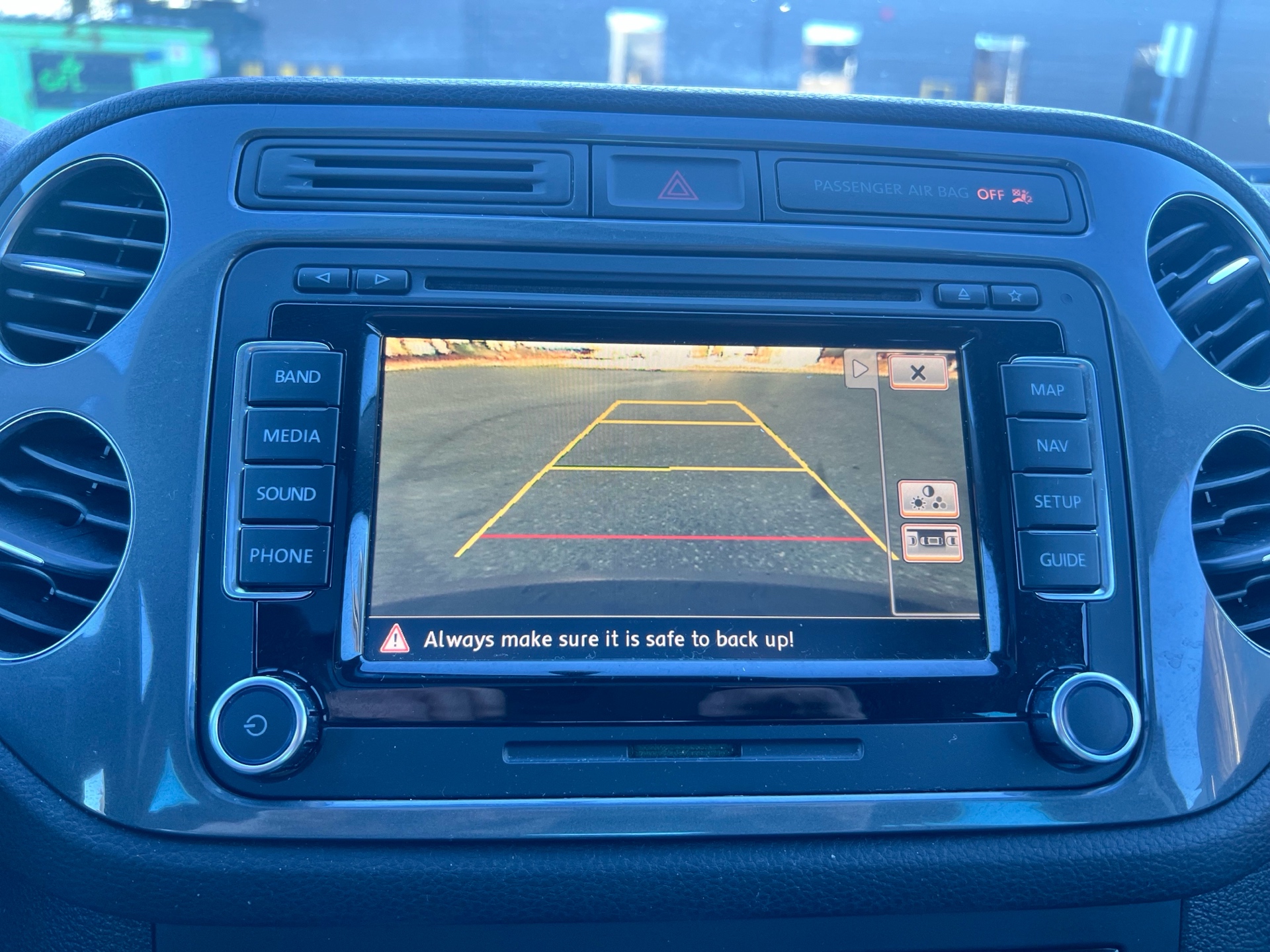 /autocainc/2015-Volkswagen-Tiguan-8971321199918838.jpg