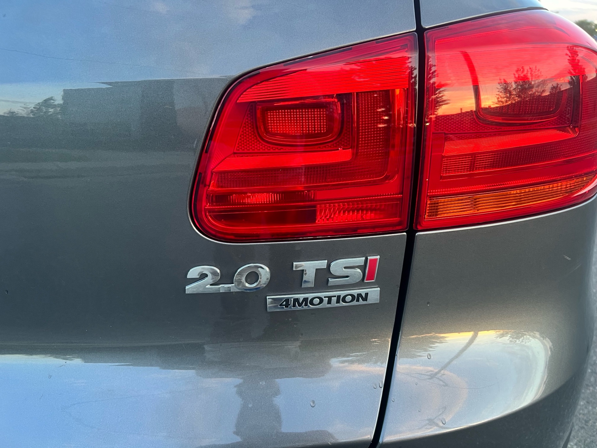 /autocainc/2015-Volkswagen-Tiguan-9557155195341542.jpg