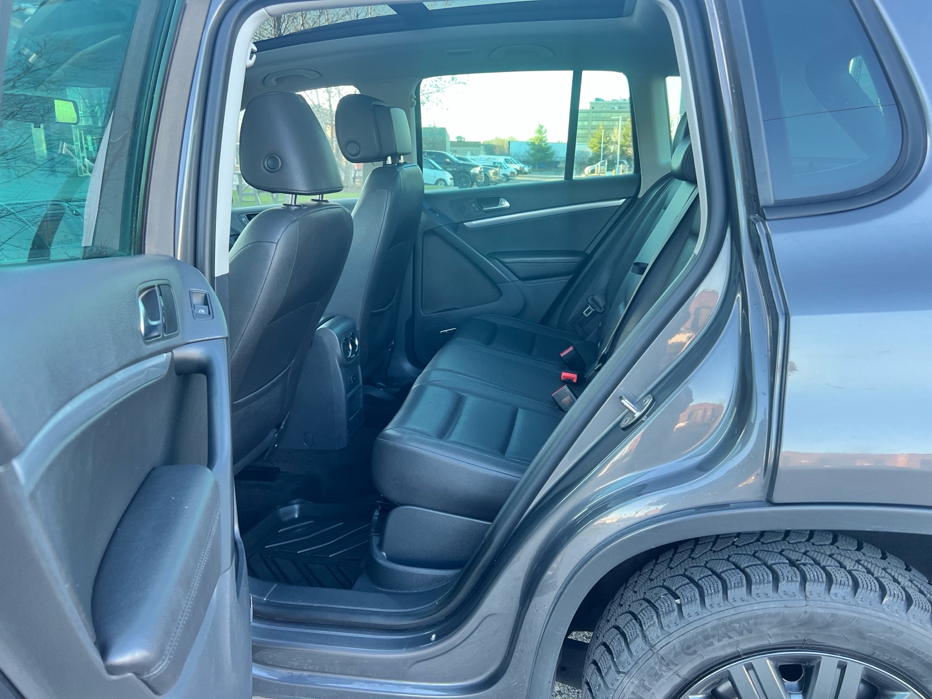 /autocainc/2015-Volkswagen-Tiguan-9702071173299933.jpg