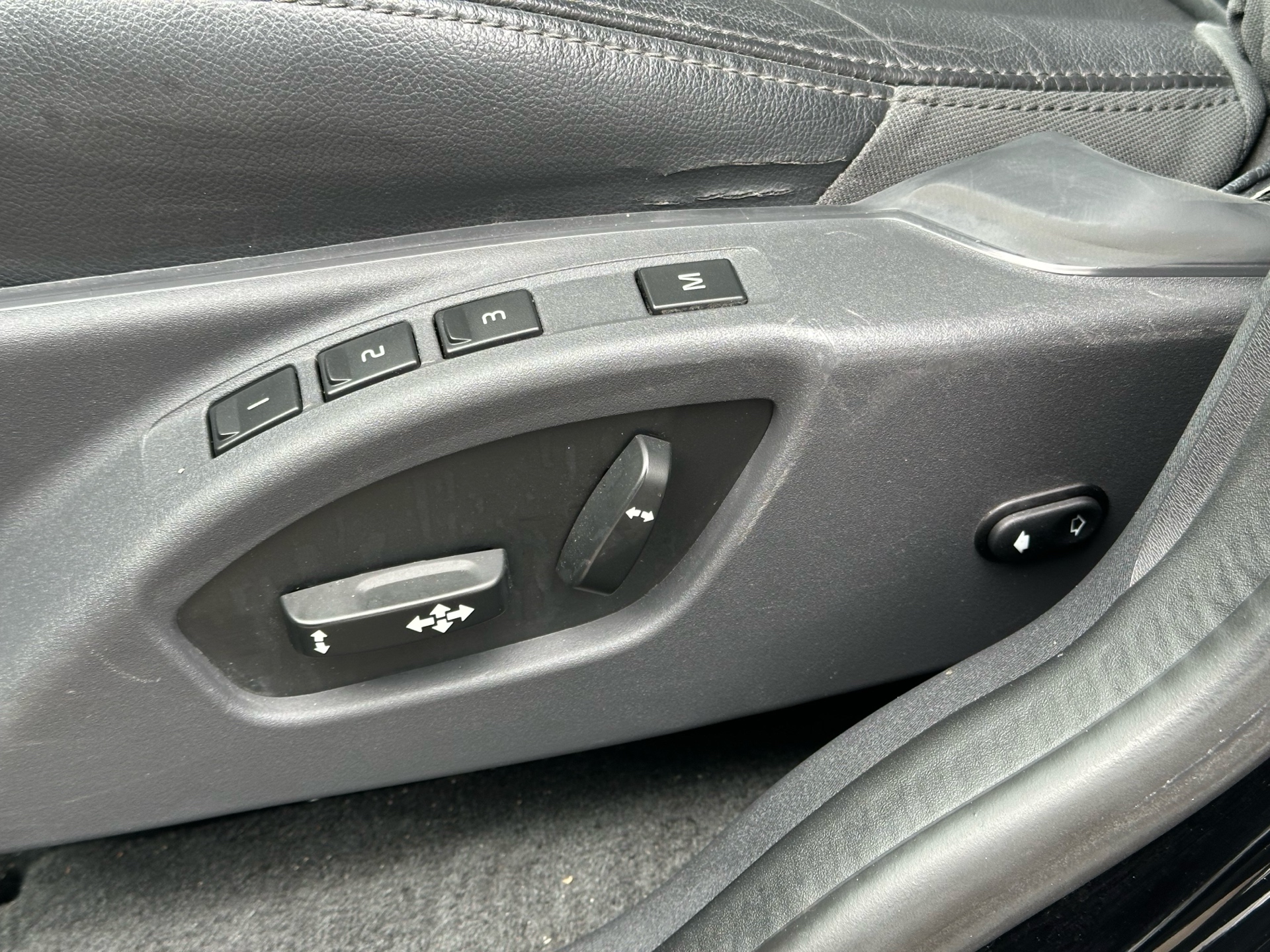 /autocainc/2015-Volvo-XC60-2978621365422758.jpg