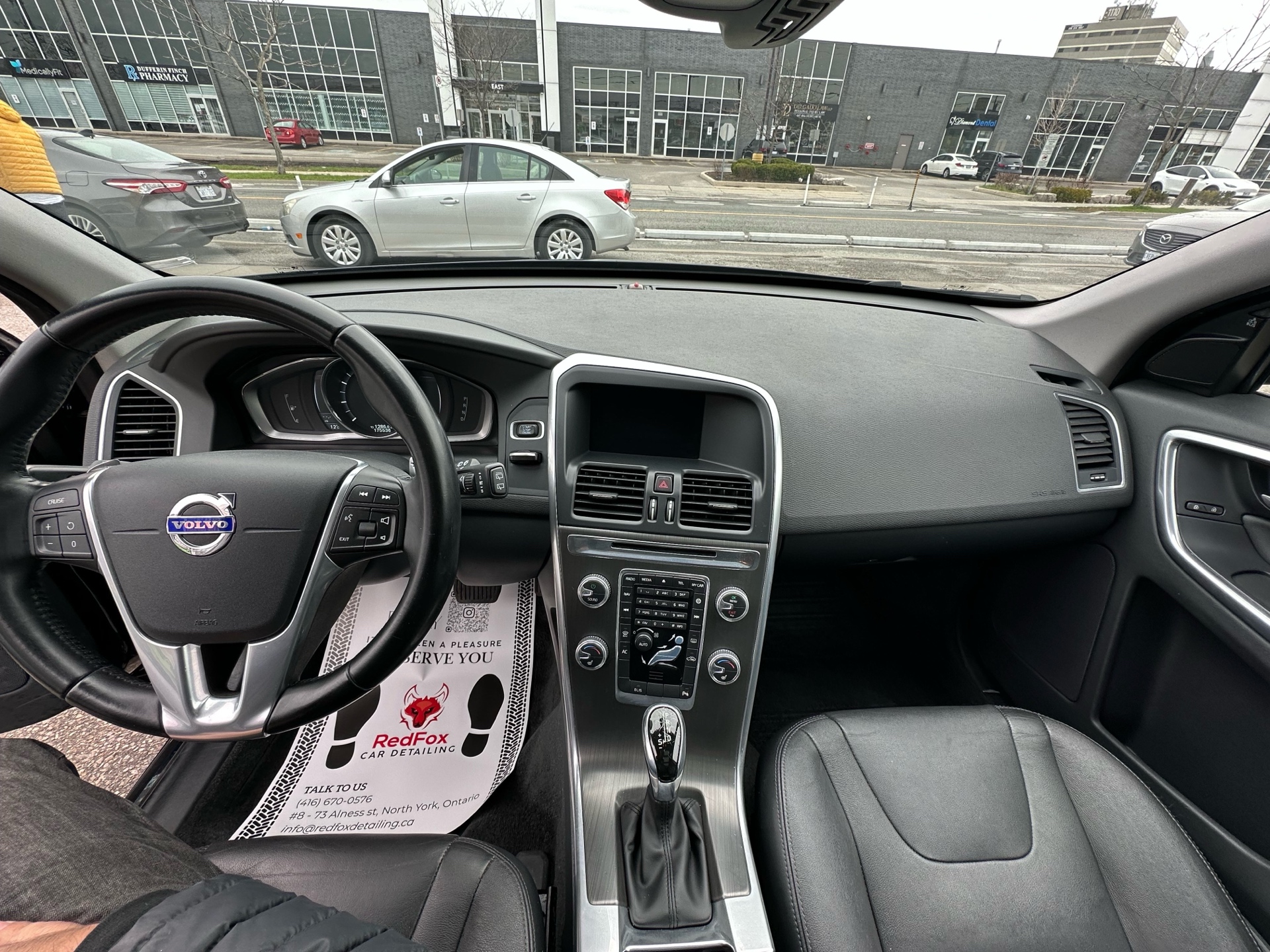 /autocainc/2015-Volvo-XC60-4955290607945677.jpg