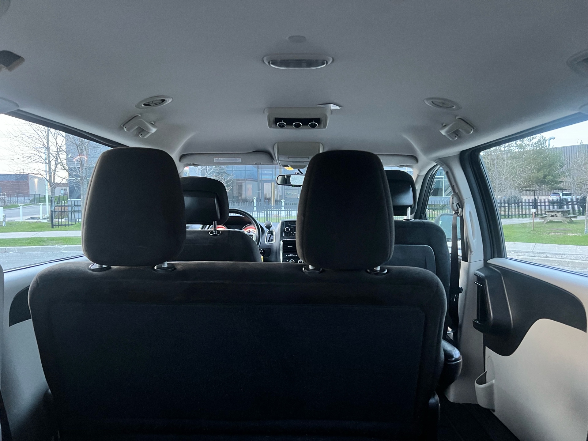 /autocainc/2016-Dodge-GrandCaravan-21028781125167306.jpg