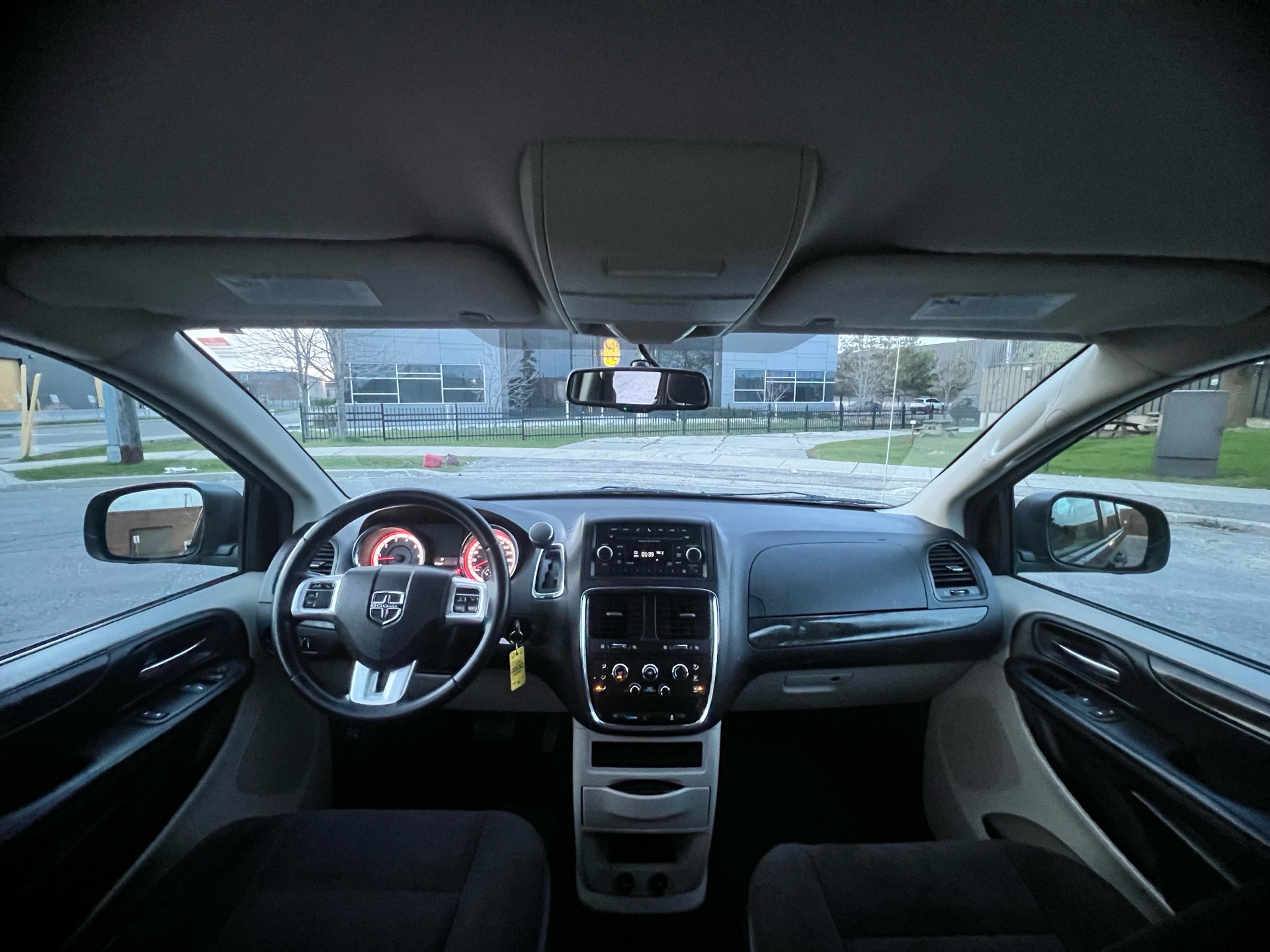 /autocainc/2016-Dodge-GrandCaravan-30097979408507447.jpg