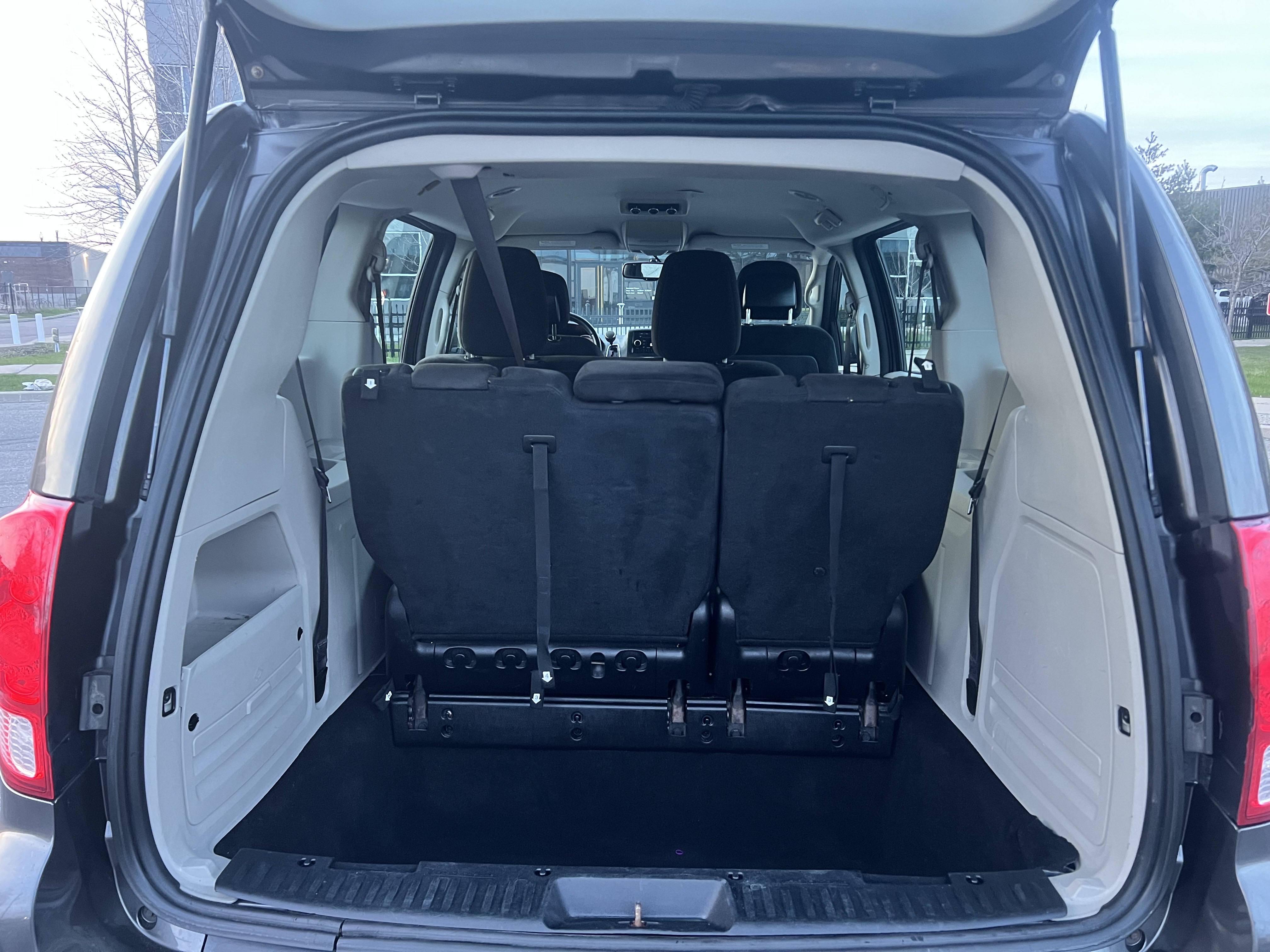 /autocainc/2016-Dodge-GrandCaravan-6449017636032657.jpg