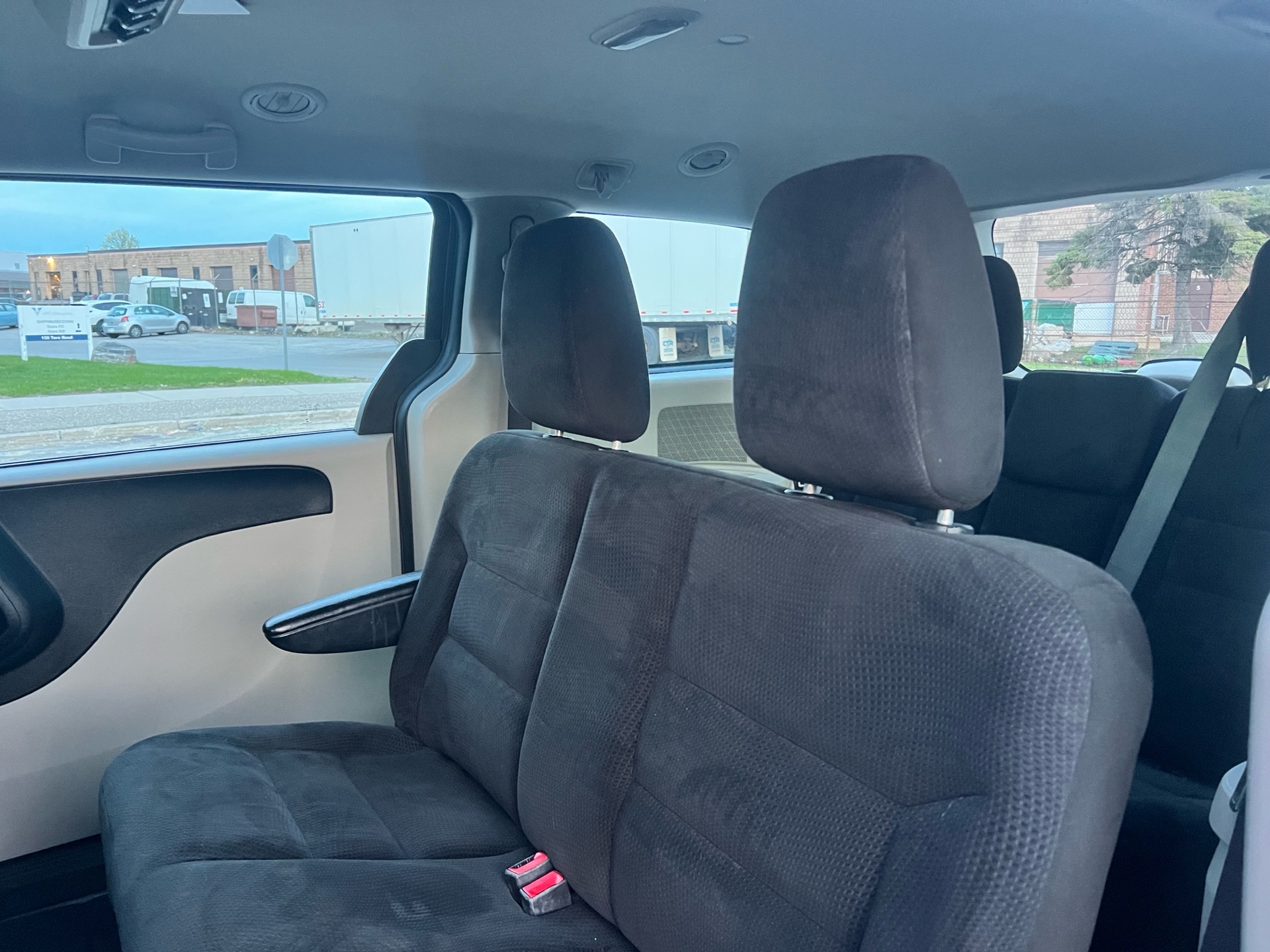 /autocainc/2016-Dodge-GrandCaravan-9991020171691718.jpg