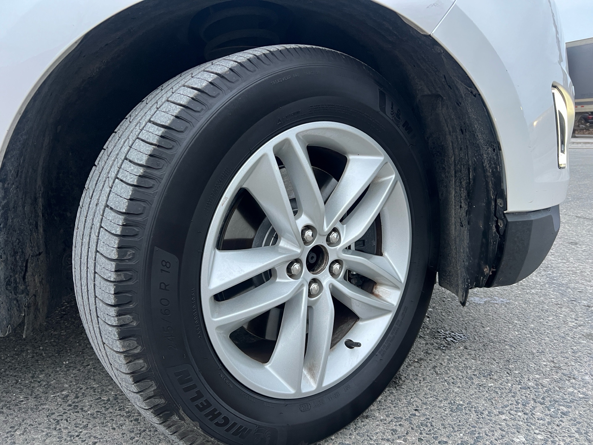 /autocainc/2016-Ford-Edge-16471353180157866.jpg