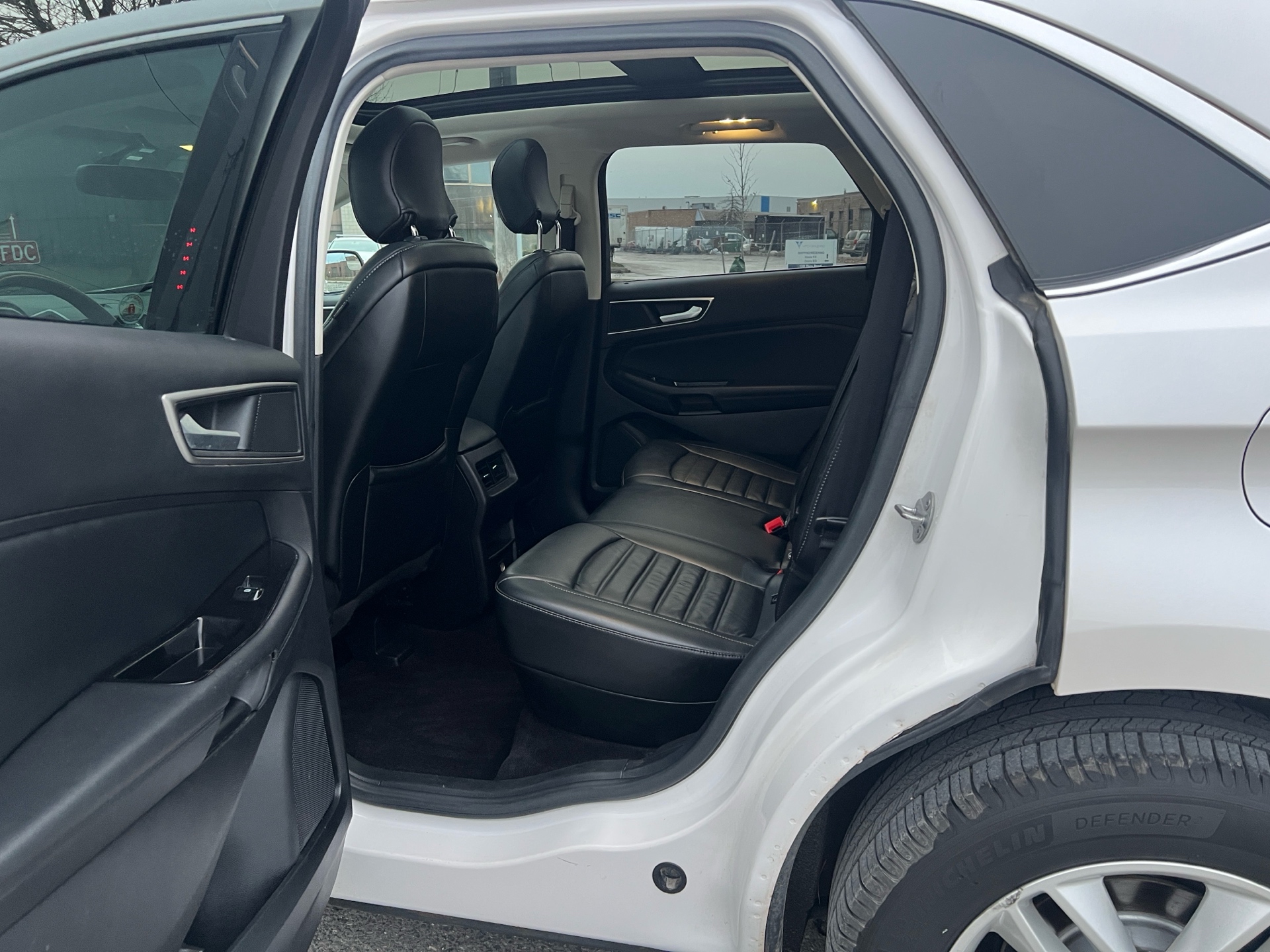 /autocainc/2016-Ford-Edge-2324768770509138.jpg