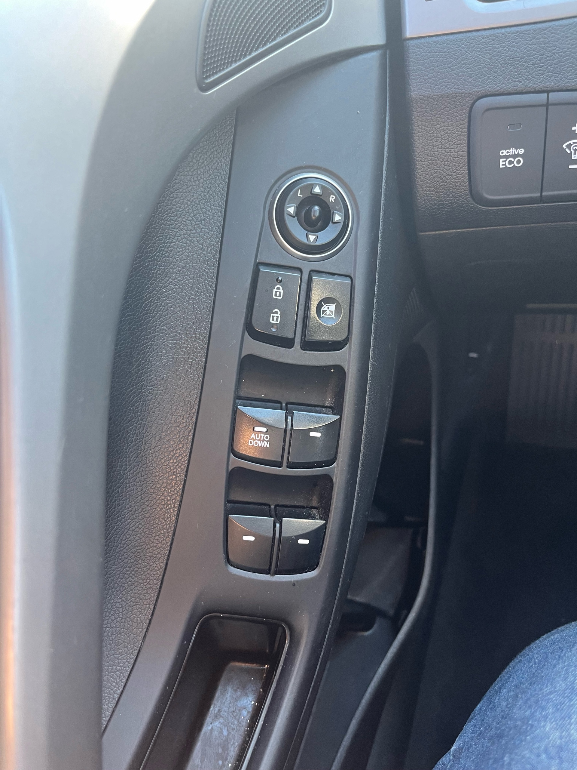 /autocainc/2016-Hyundai-Elantra-1887829999872901.jpg