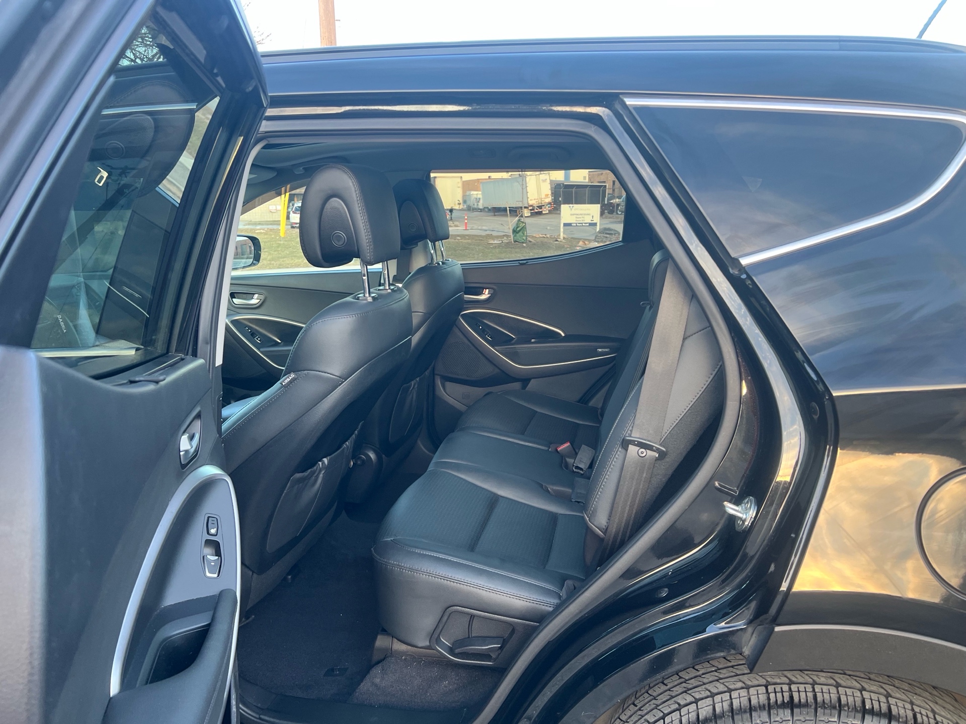 /autocainc/2016-Hyundai-SantaFe-9909908736723145.jpg