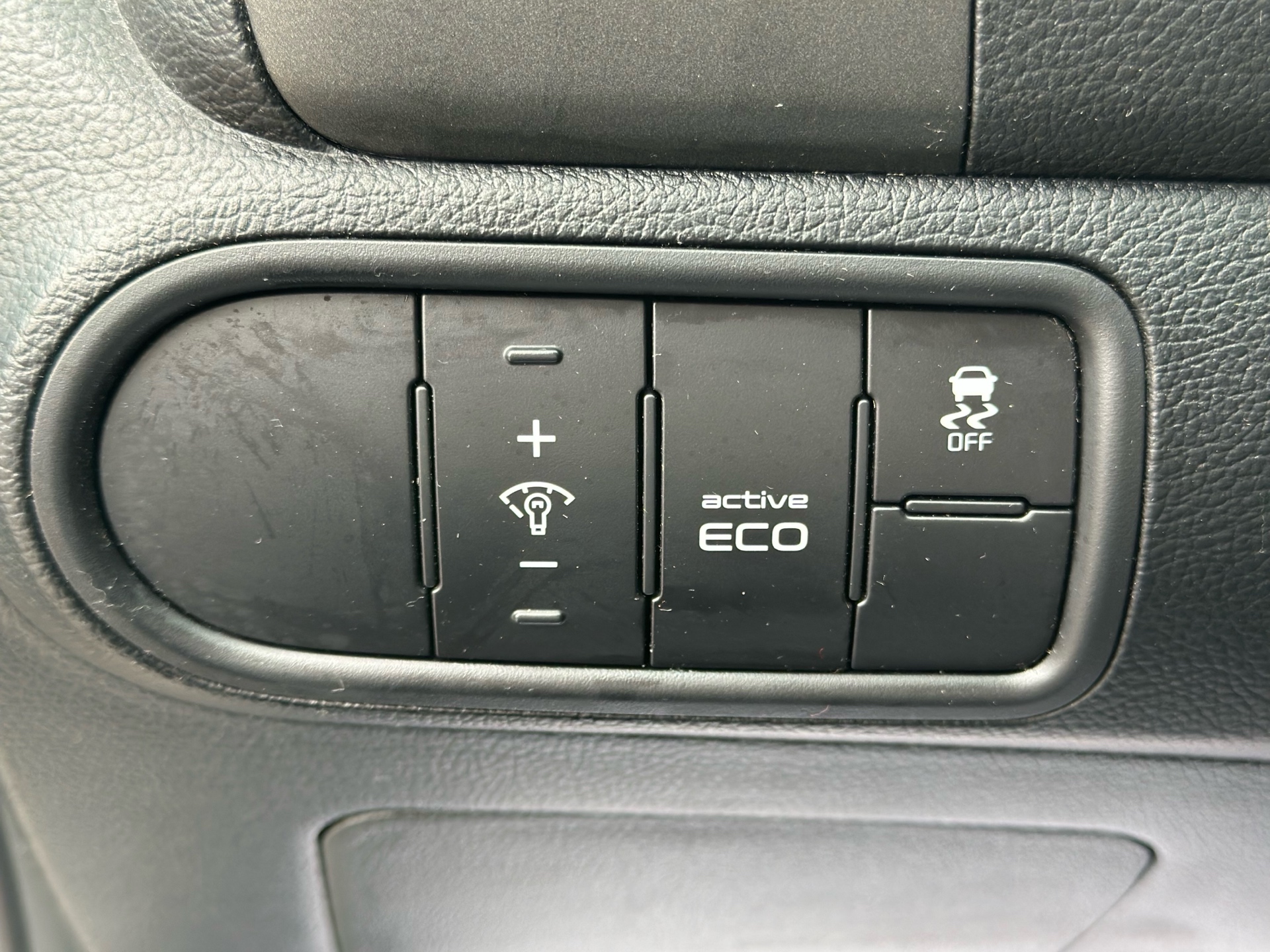 /autocainc/2016-Kia-Forte-13139436387854242.jpg
