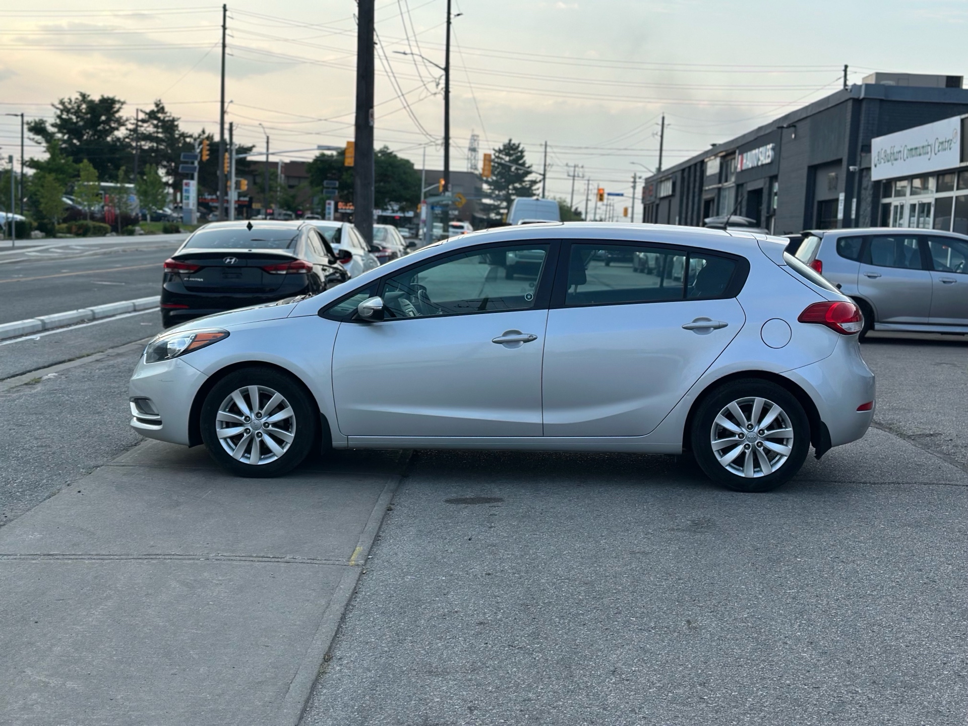 /autocainc/2016-Kia-Forte5-Door-5386559957801564.jpg