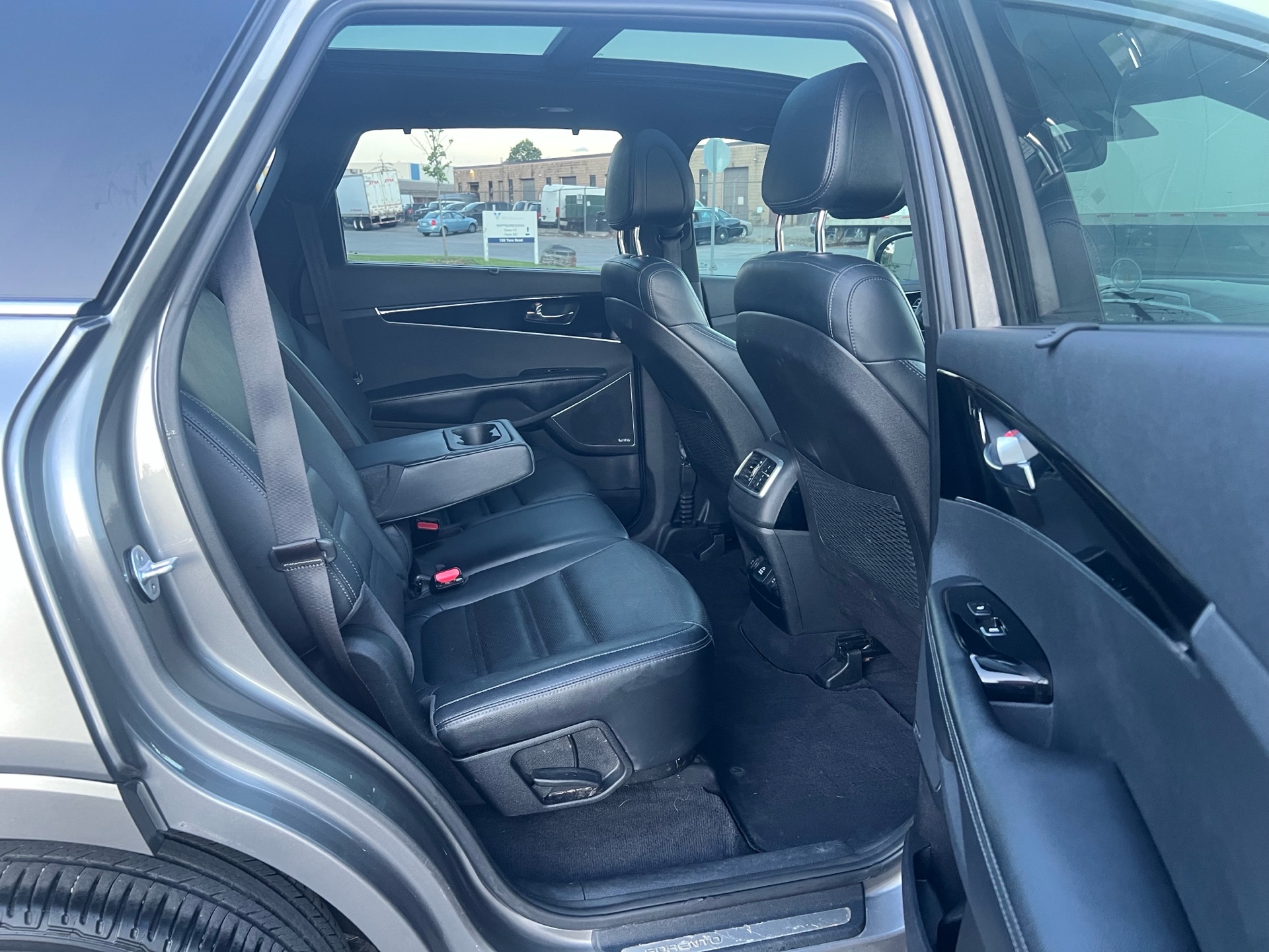 /autocainc/2016-Kia-Sorento-017610810581255798.jpg