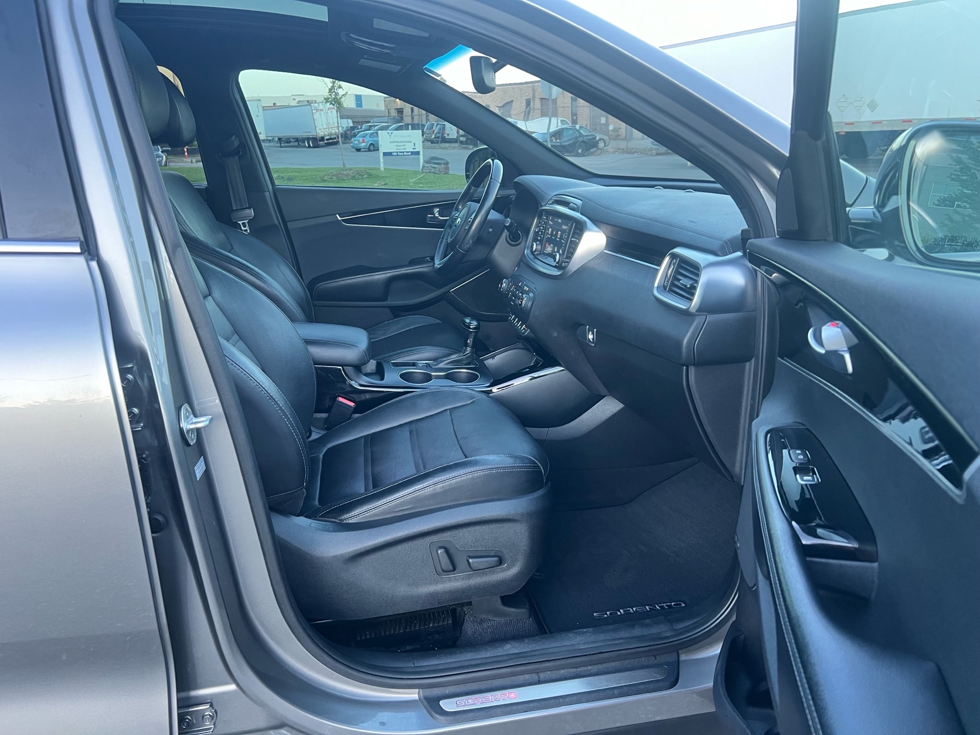 /autocainc/2016-Kia-Sorento-3025040812427966.jpg