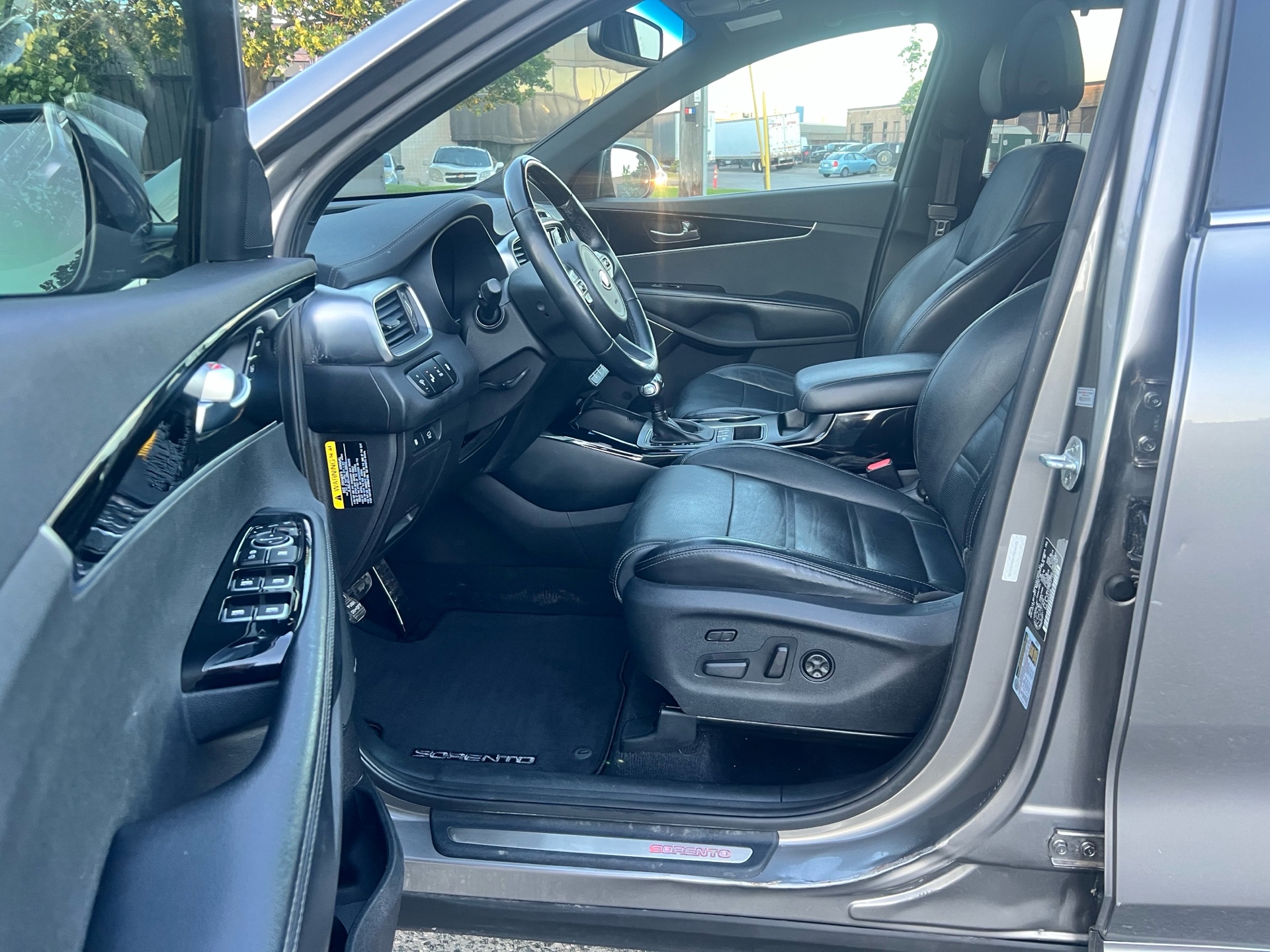 /autocainc/2016-Kia-Sorento-8252538107340119.jpg