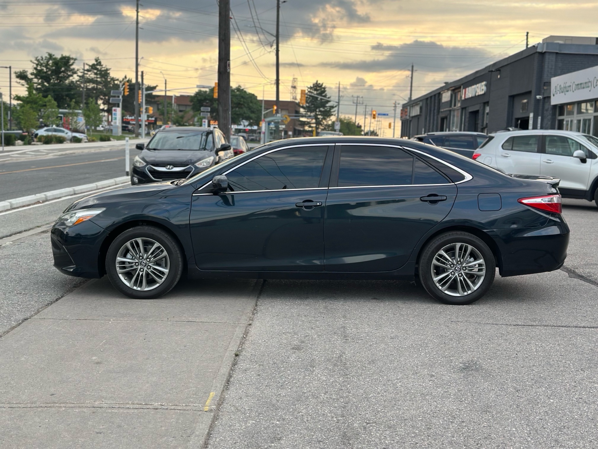 /autocainc/2016-Toyota-Camry-46490387978071923.jpg