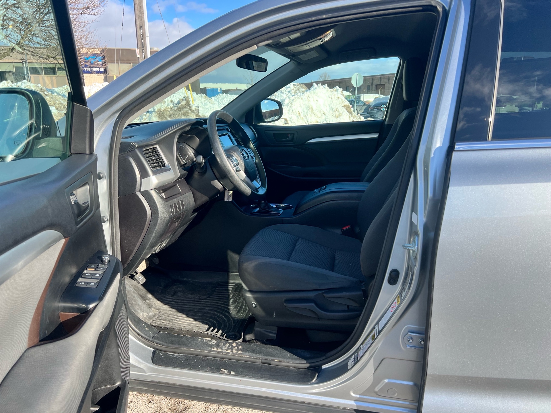 /autocainc/2016-Toyota-Highlander-5973939936656858.jpg