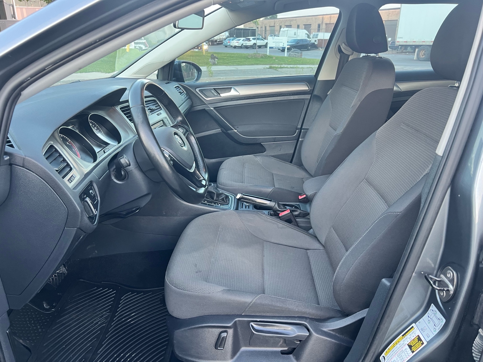 /autocainc/2016-Volkswagen-Golf-10238285729187813.jpg