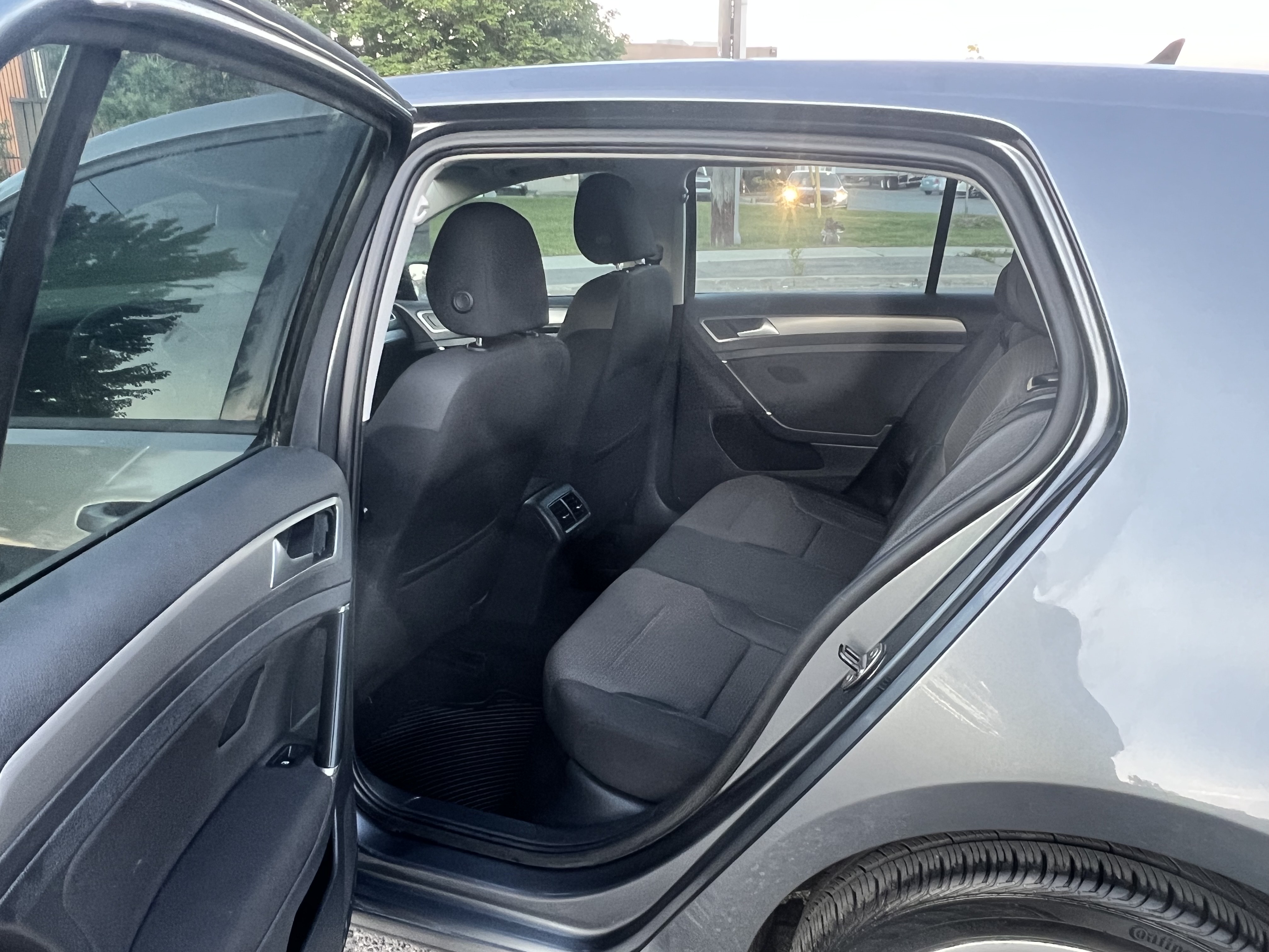 /autocainc/2016-Volkswagen-Golf-828635159443714.jpg