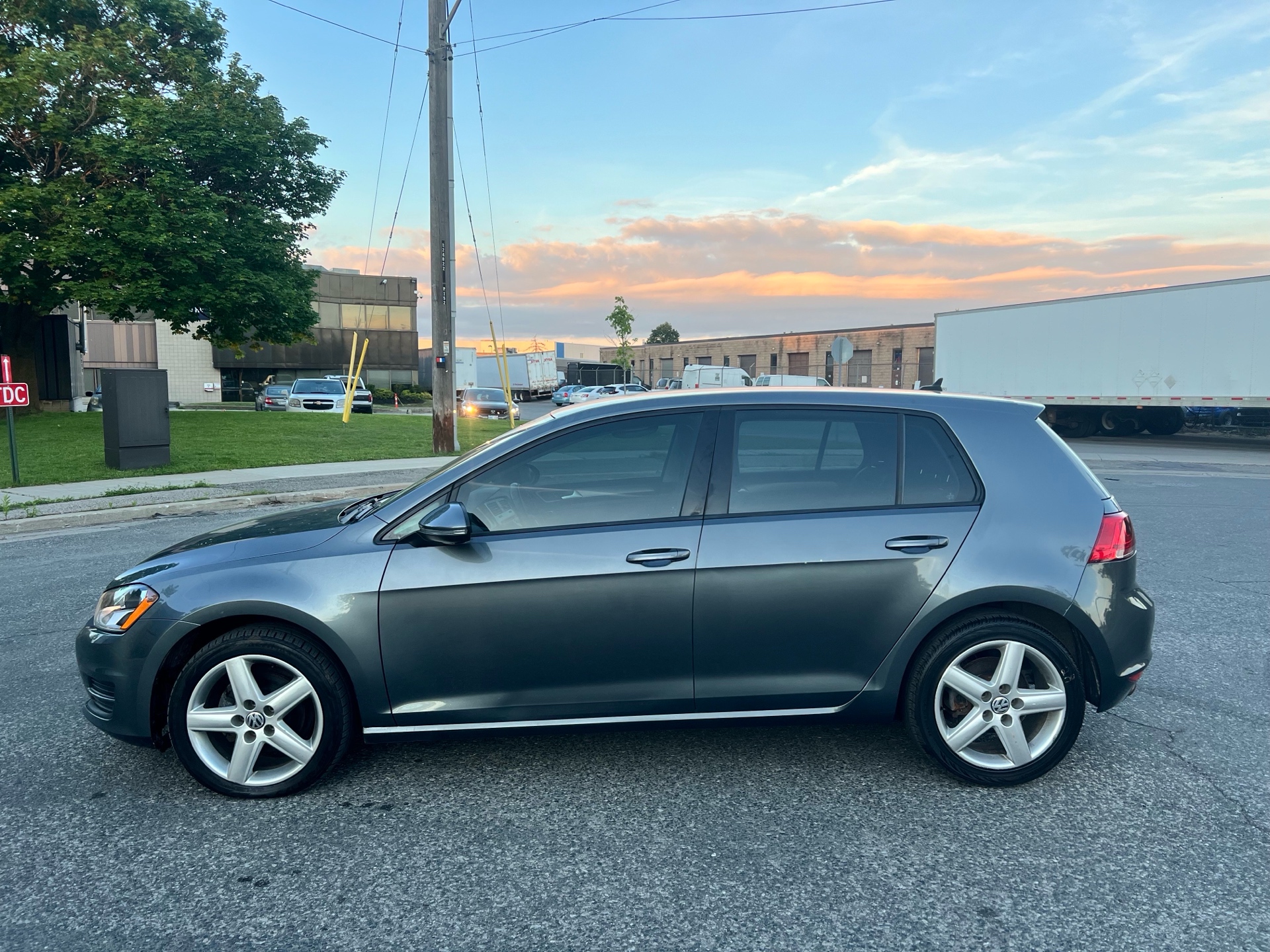 /autocainc/2016-Volkswagen-Golf-8841545277593903.jpg