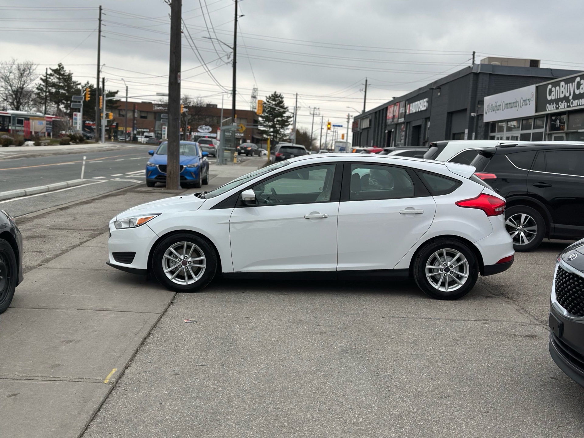/autocainc/2017-Ford-Focus-028193230620089382.jpg
