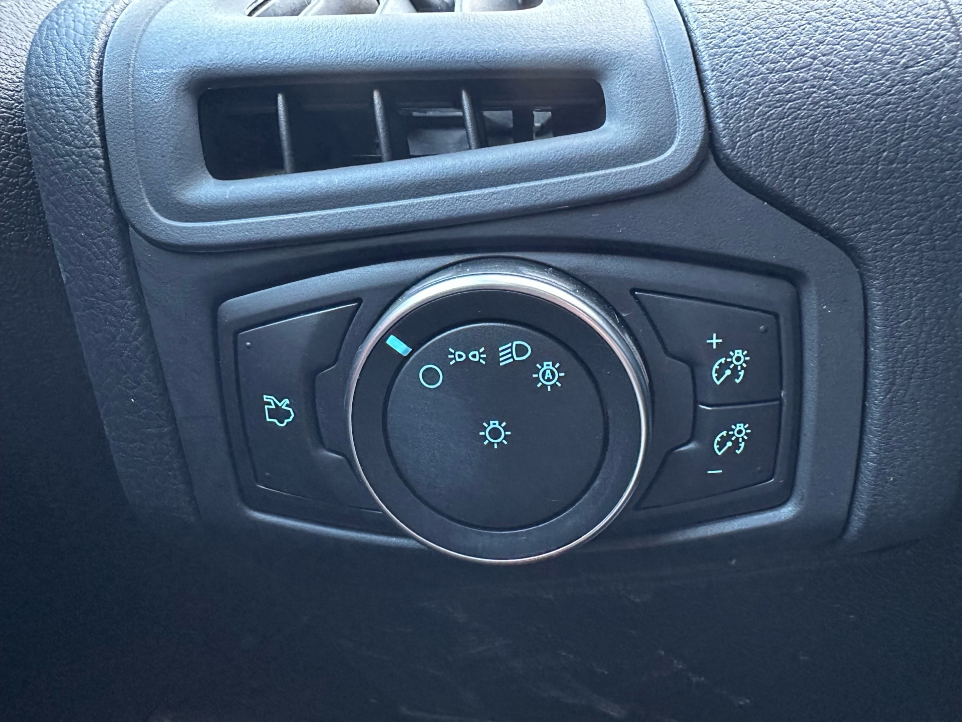 /autocainc/2017-Ford-Focus-361677156048791.jpg