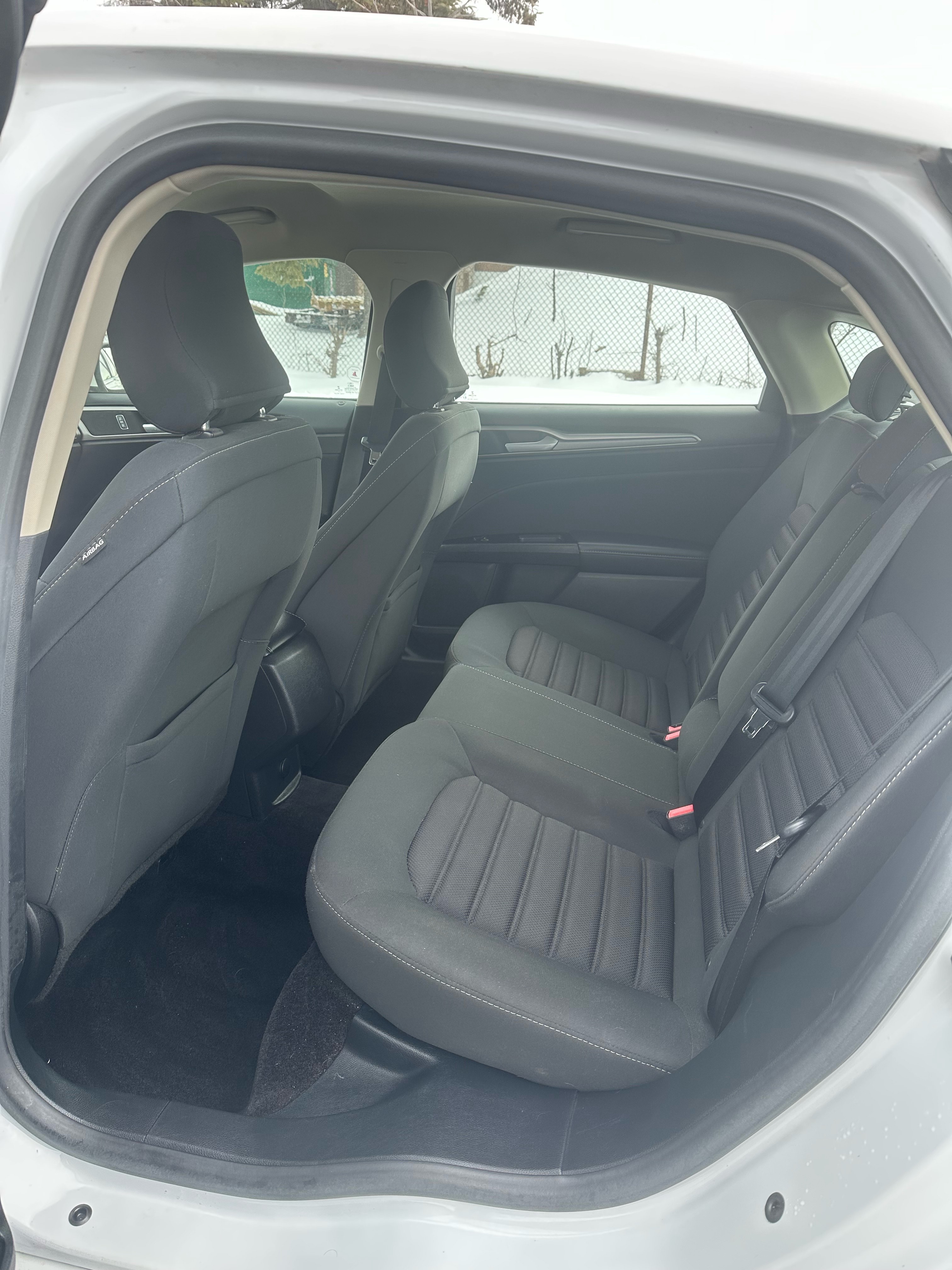 /autocainc/2017-Ford-Fusion-28796934139545605.jpg