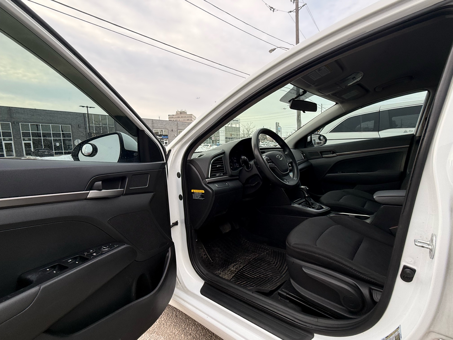 /autocainc/2017-Hyundai-Elantra-16299477310042154.jpg
