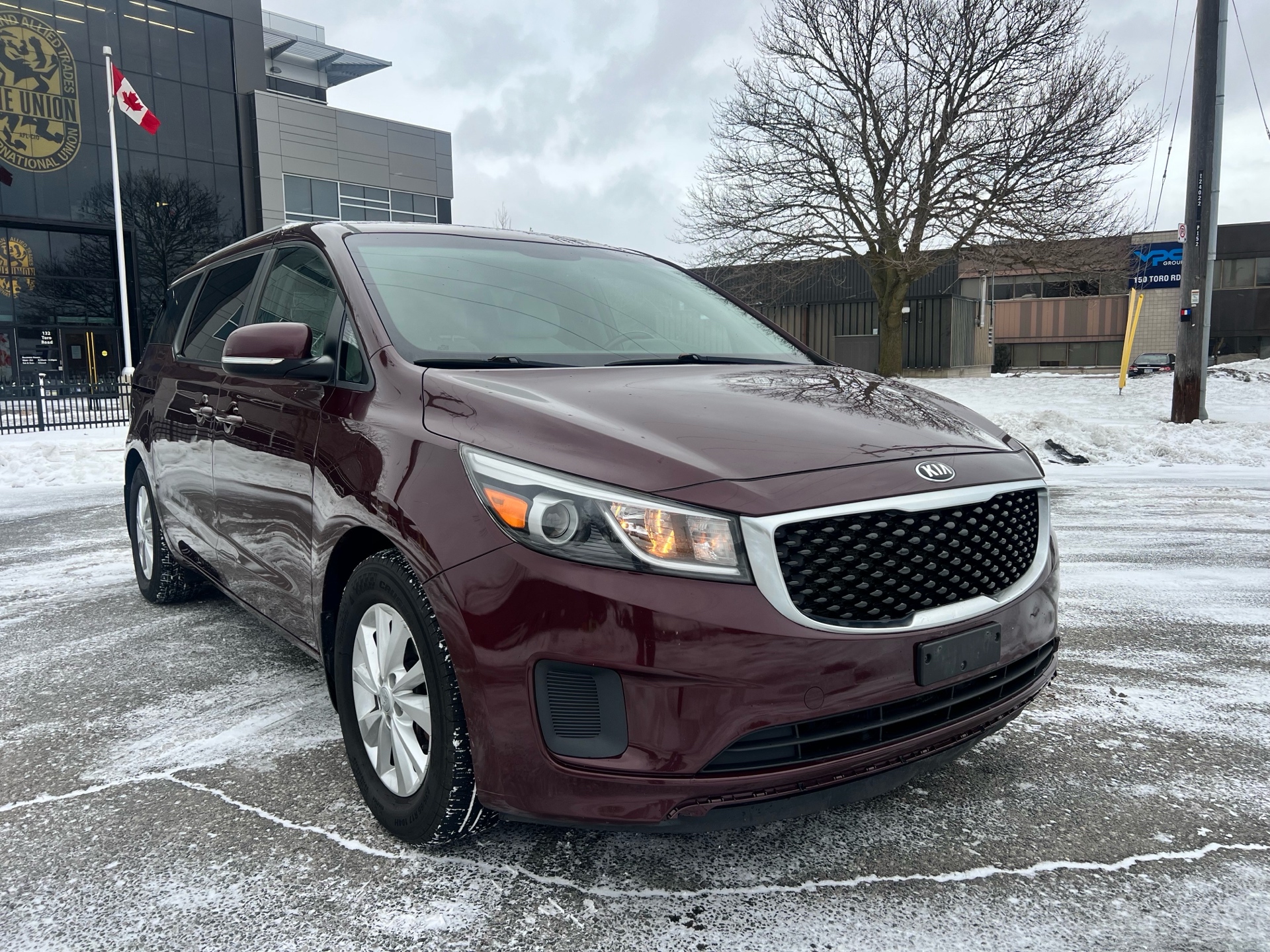 /autocainc/2017-Kia-Sedona-24818474320926942.jpg
