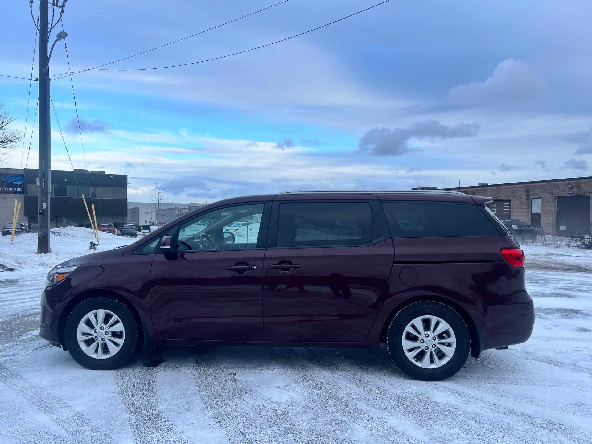 /autocainc/2017-Kia-Sedona-2802017534217358.jpg