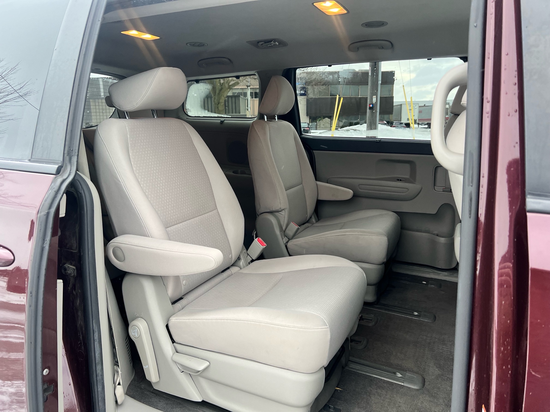 /autocainc/2017-Kia-Sedona-8742827118746128.jpg