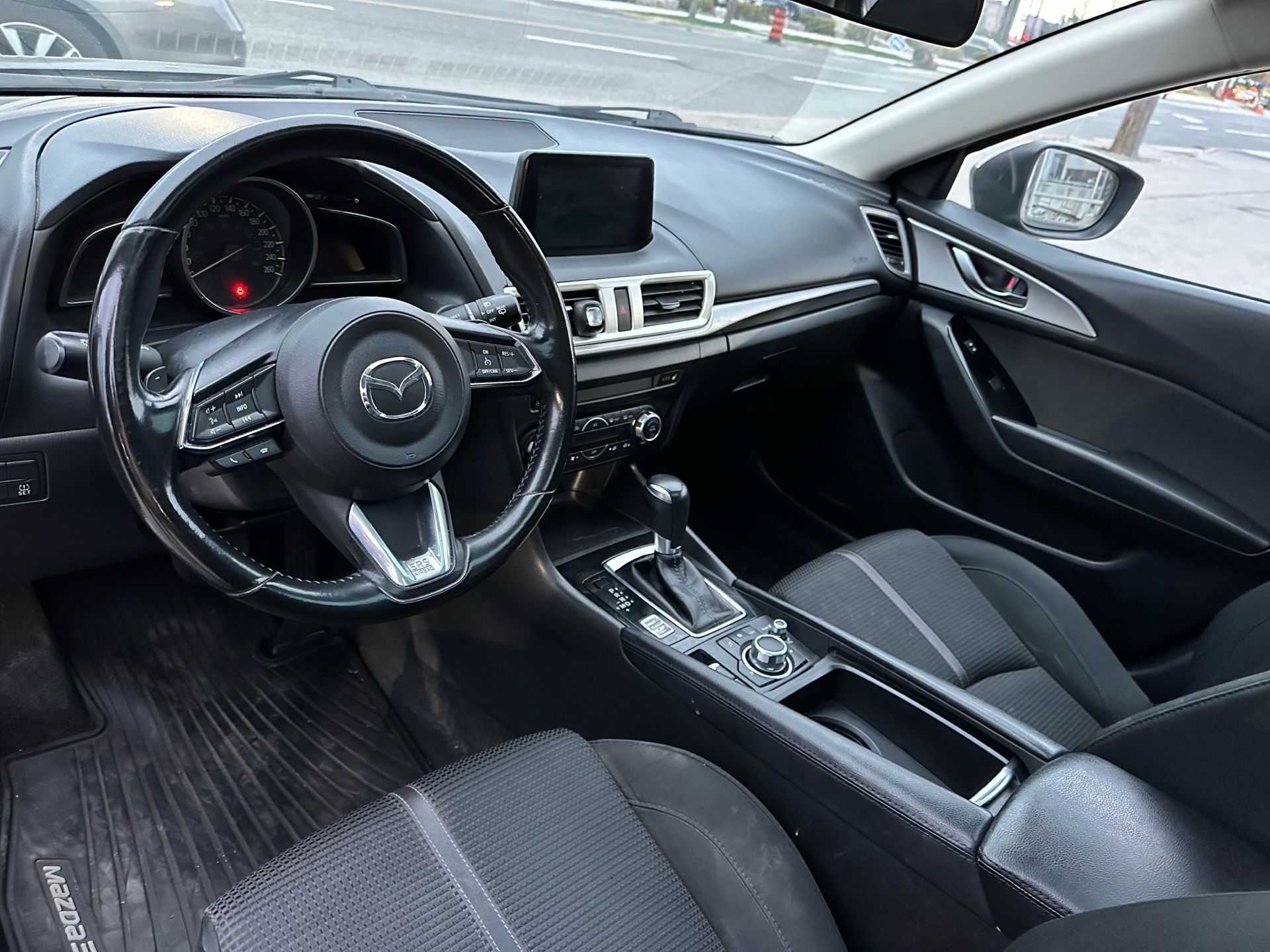 /autocainc/2017-Mazda-Mazda3-07011897589103033.jpg