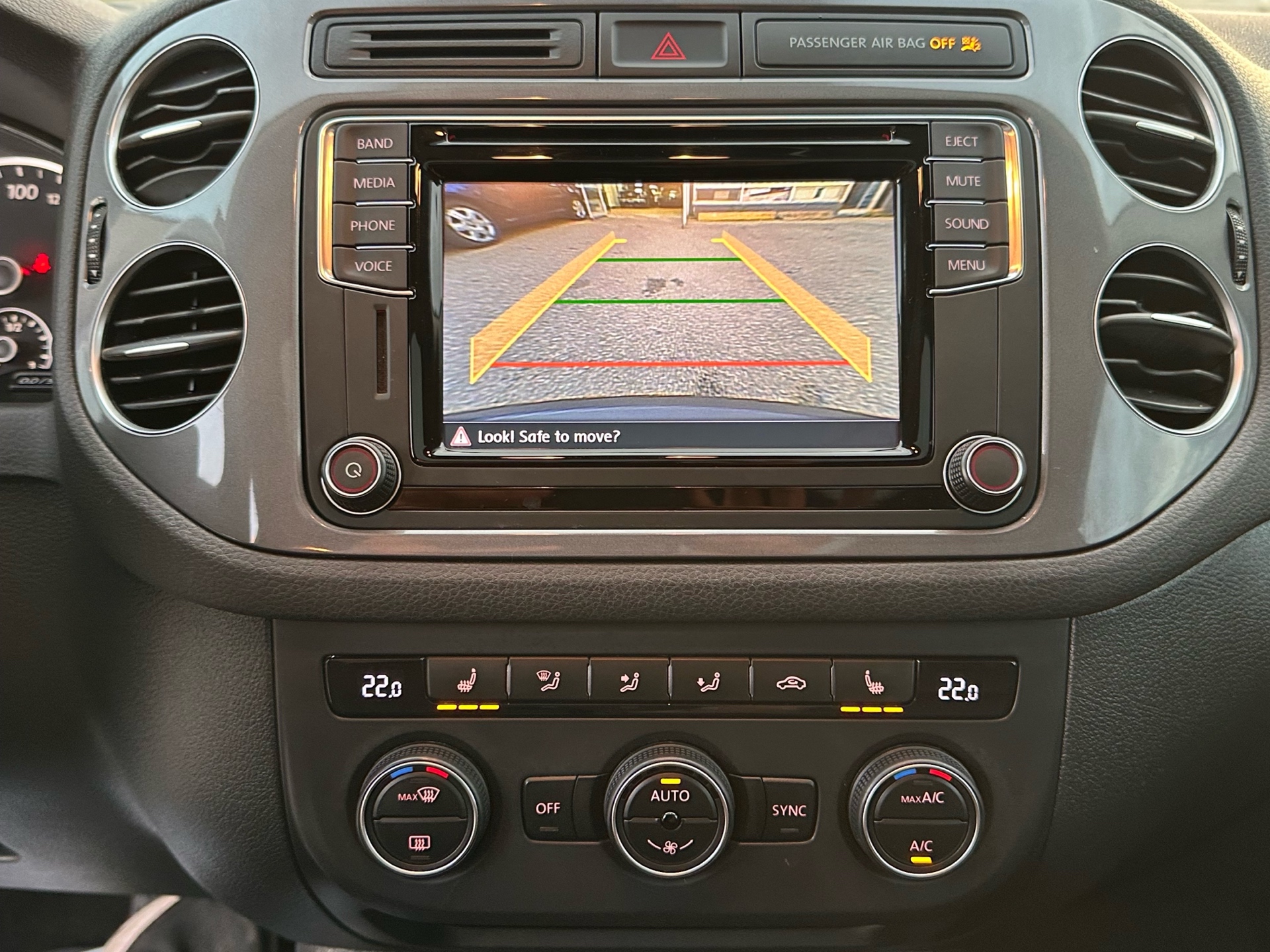 /autocainc/2017-Volkswagen-Tiguan-16227122520222848.jpg