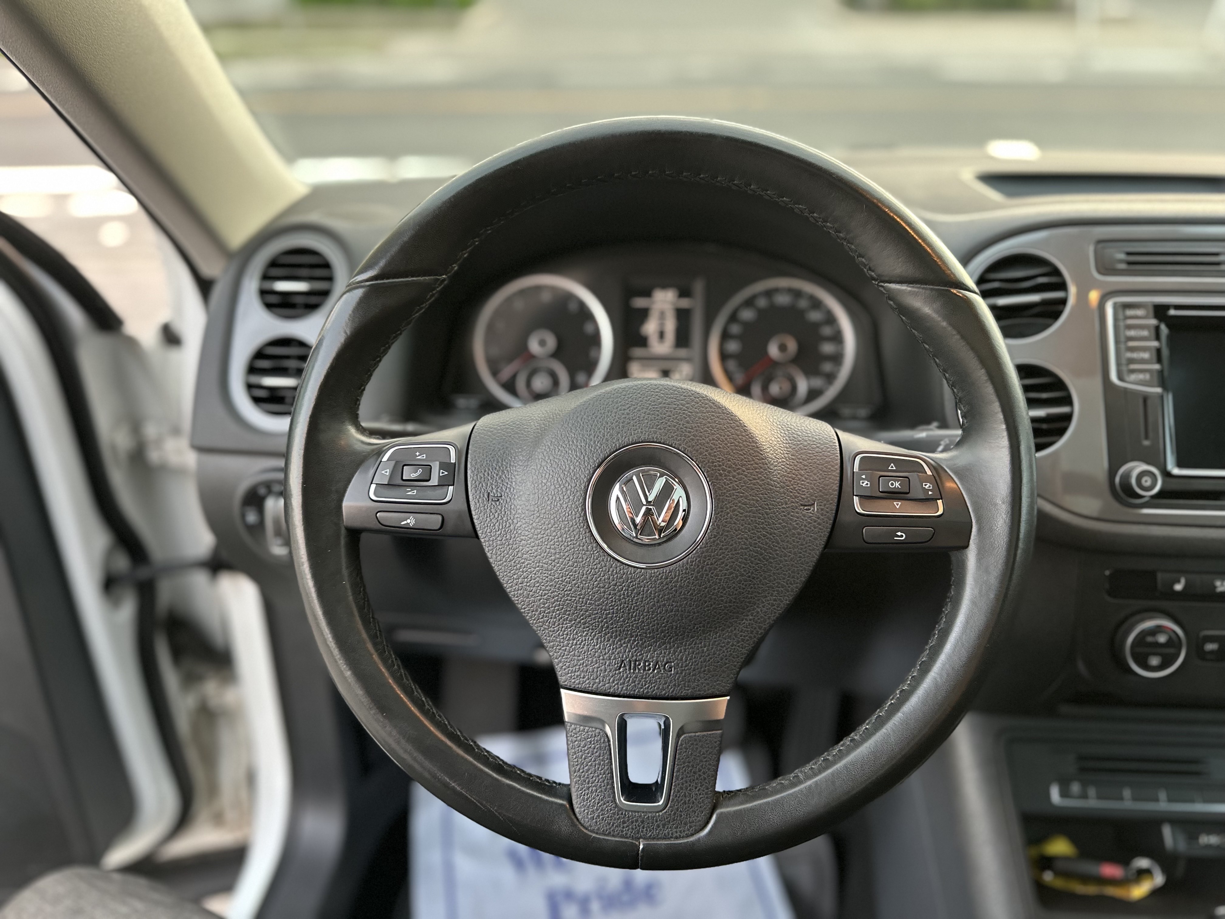 /autocainc/2017-Volkswagen-Tiguan-1757065685272574.jpg