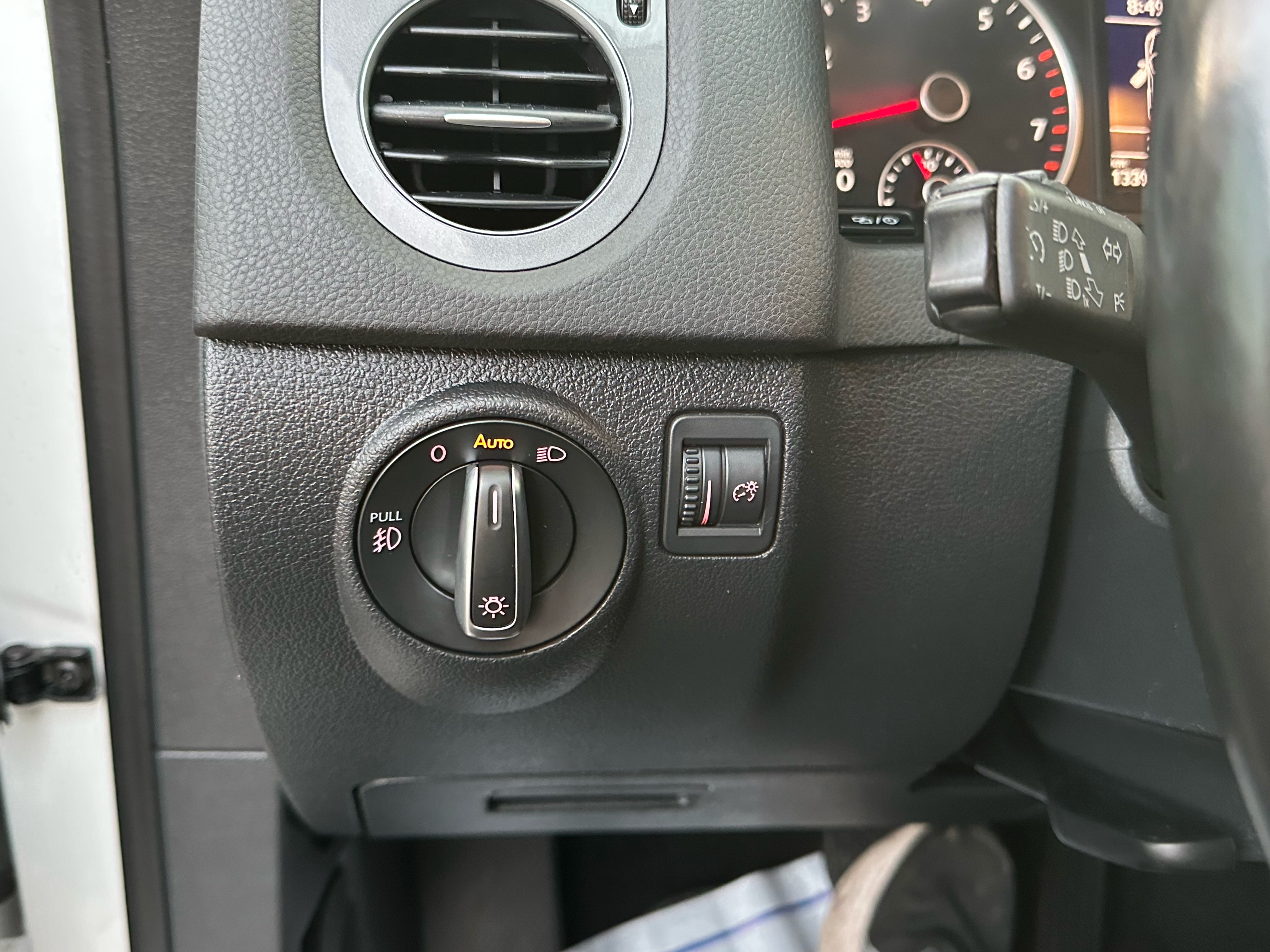 /autocainc/2017-Volkswagen-Tiguan-2936314622710836.jpg