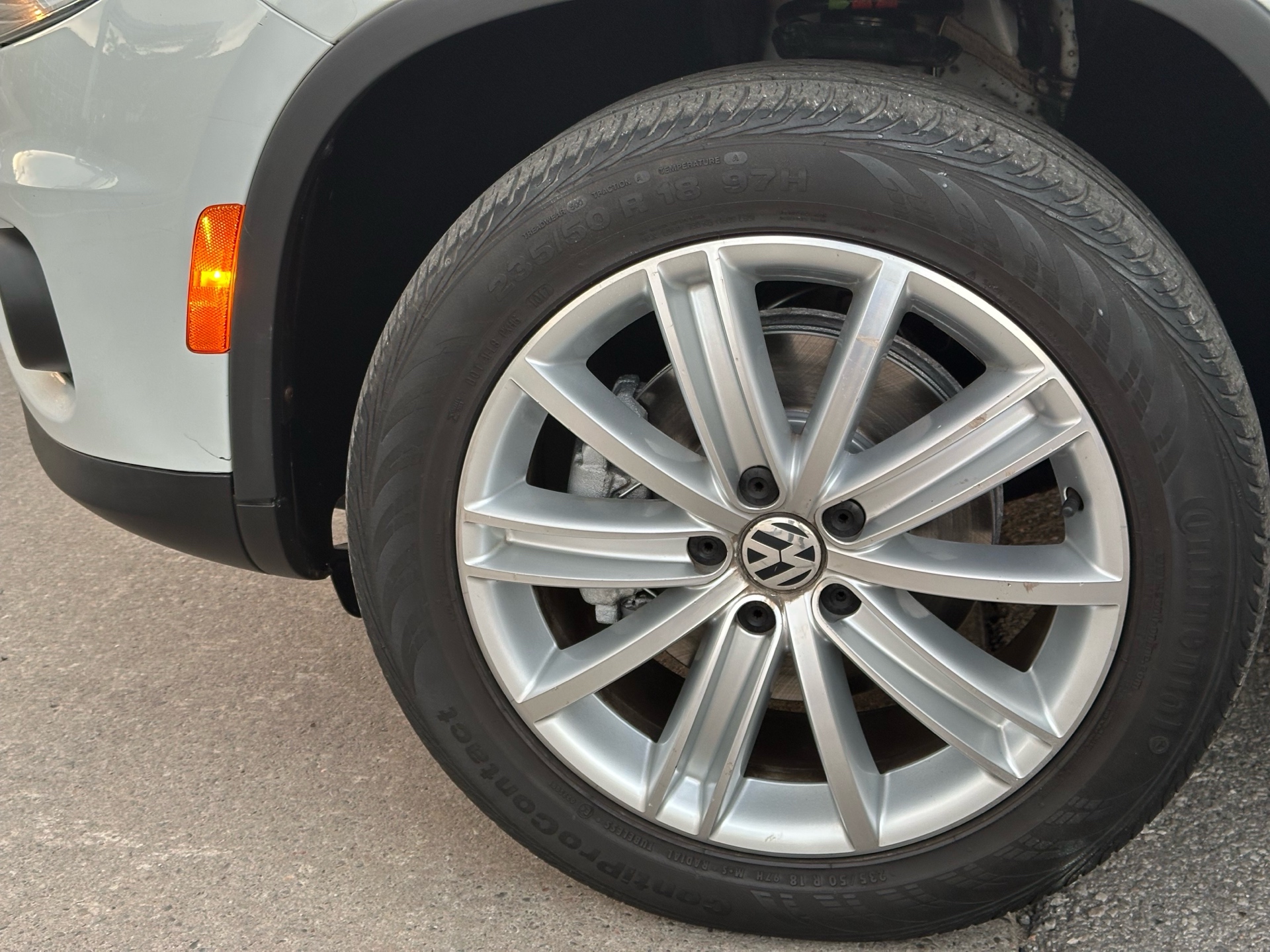/autocainc/2017-Volkswagen-Tiguan-5526112619681098.jpg