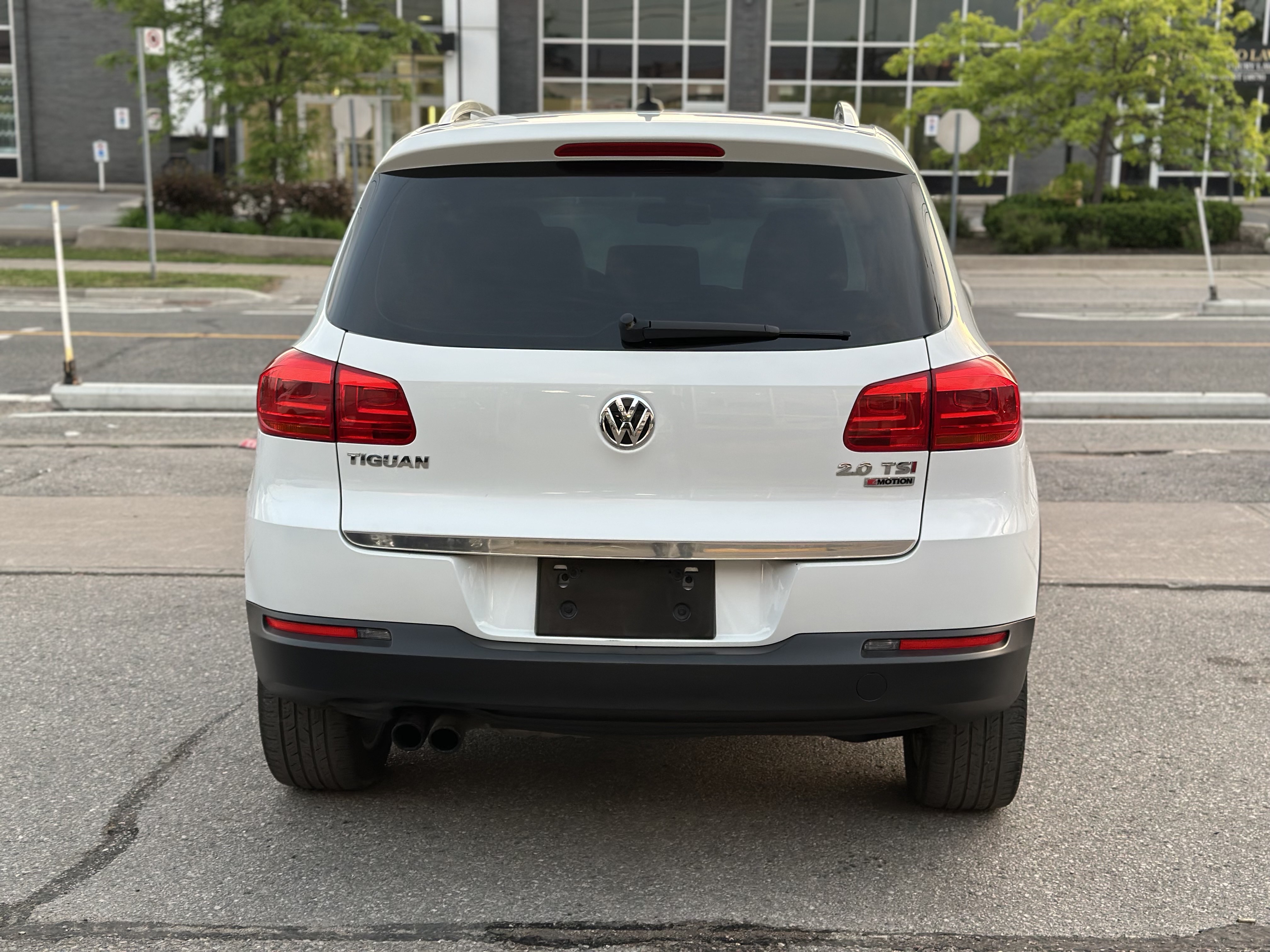 /autocainc/2017-Volkswagen-Tiguan-5981498187758438.jpg