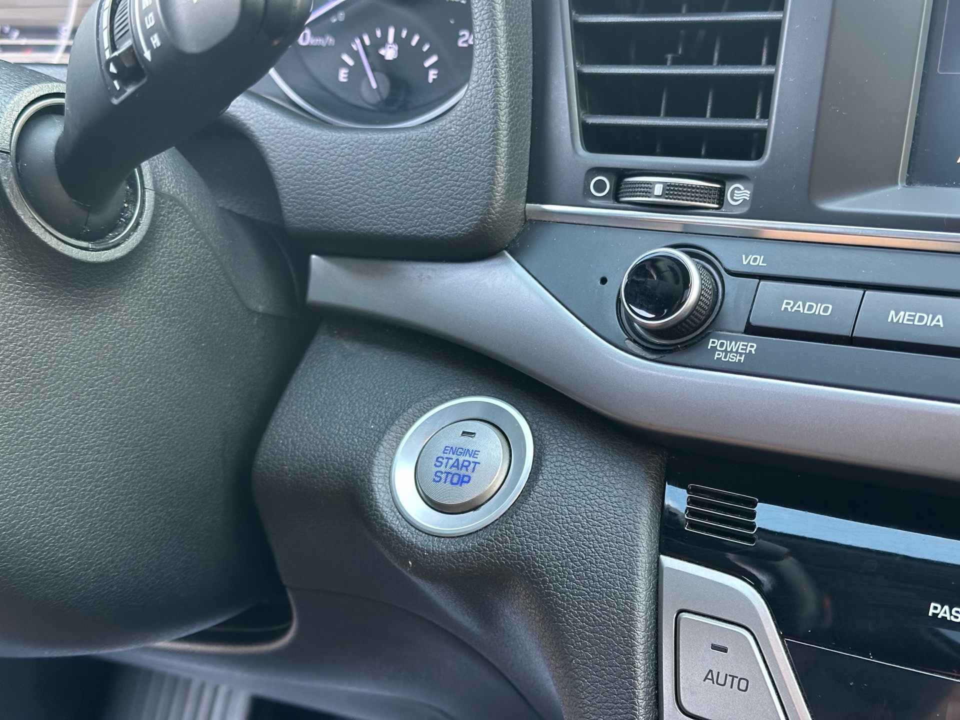 /autocainc/2018-Hyundai-Elantra-3972279461044481.jpg
