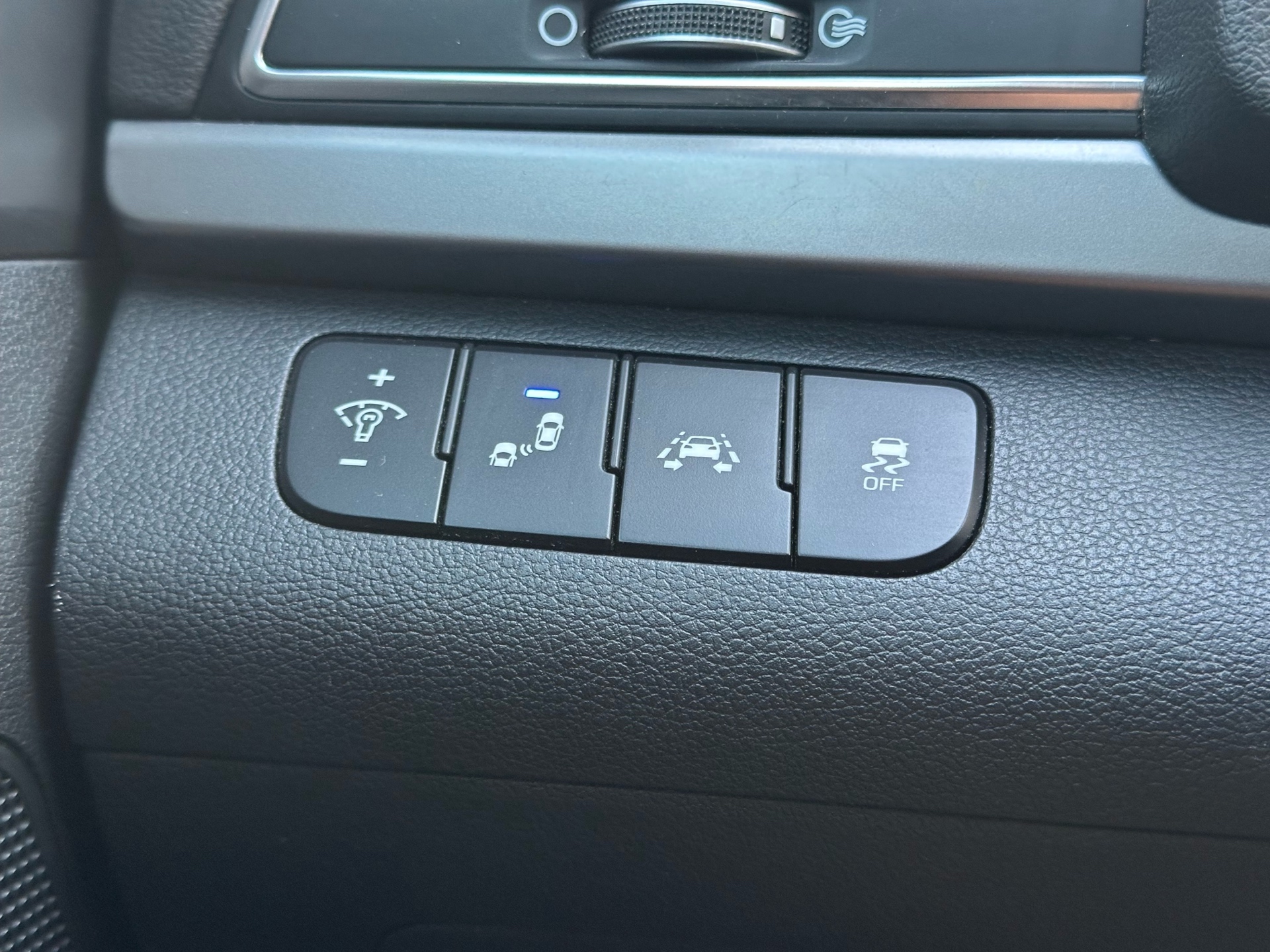 /autocainc/2018-Hyundai-Elantra-6354388184618405.jpg