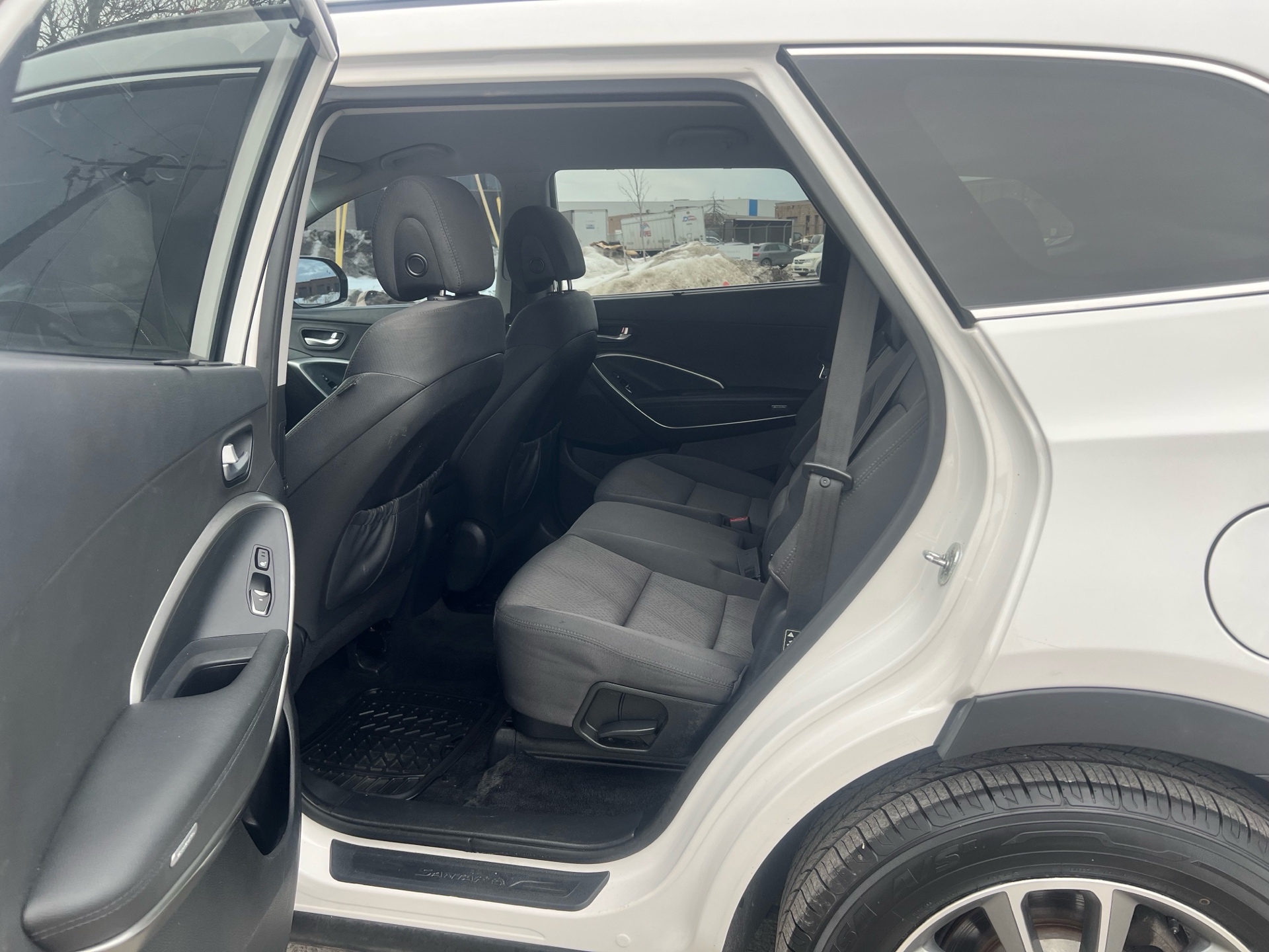 /autocainc/2018-Hyundai-SantaFe-45040623625269594.jpg