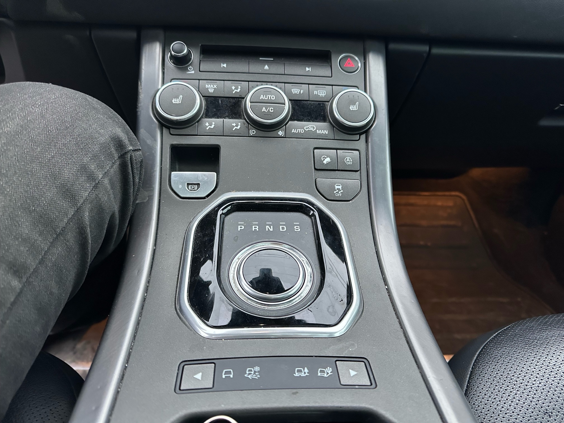 /autocainc/2018-LandRover-RangeRover-9392265598184701.jpg