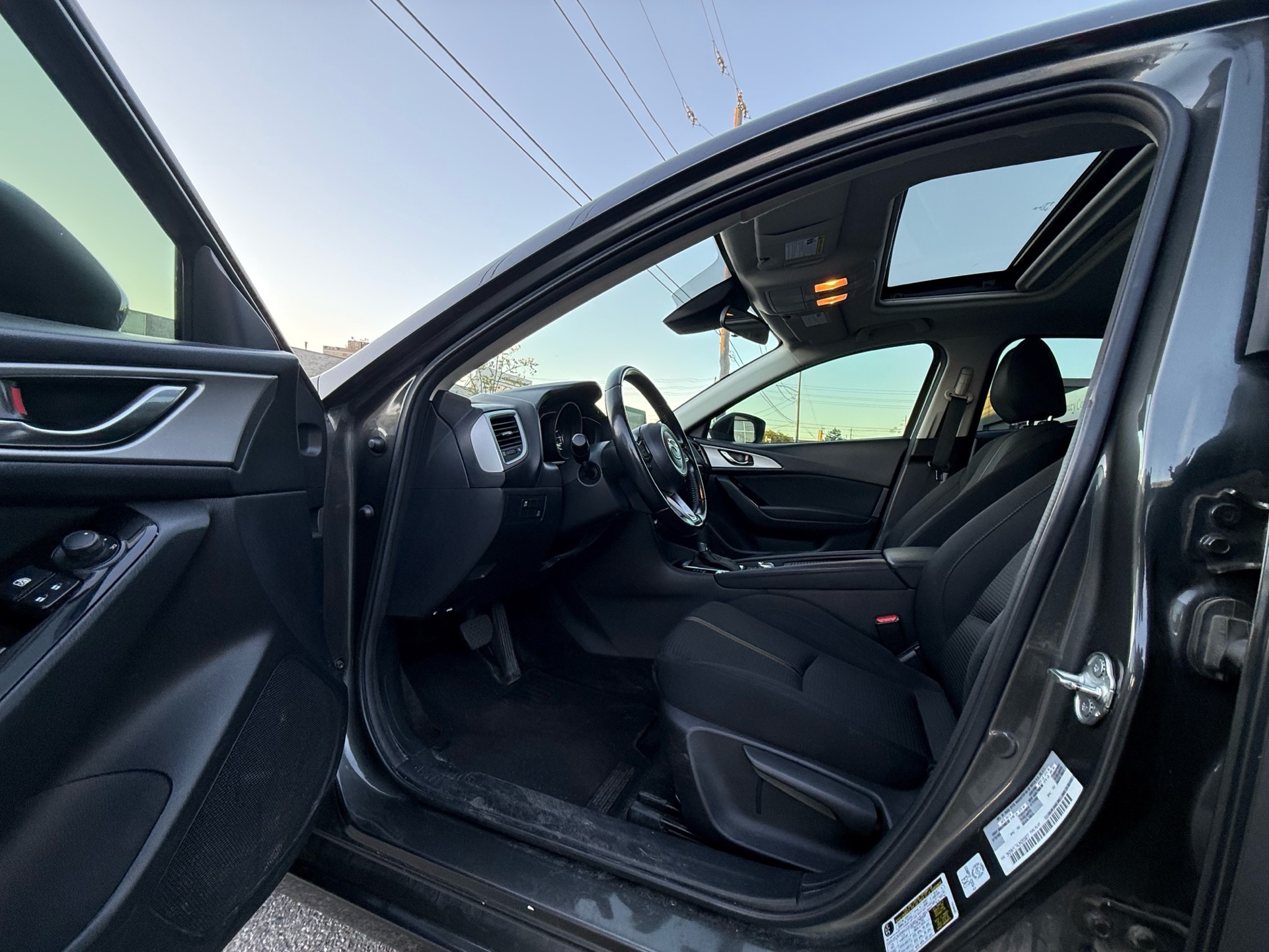 /autocainc/2018-Mazda-Mazda3Sport-856631369289772.jpg