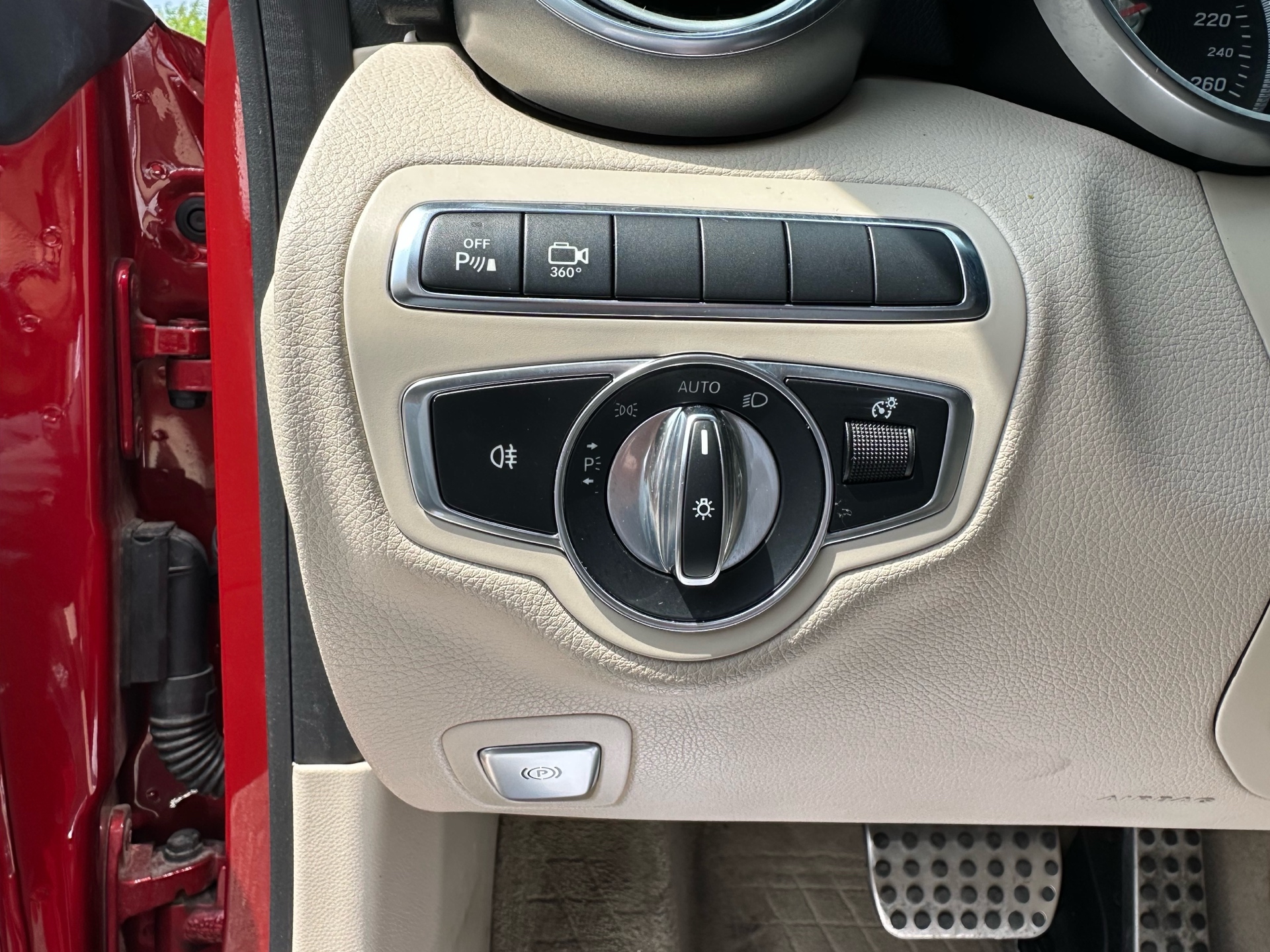 /autocainc/2018-Mercedes-Benz-C-Class-8900022043199687.jpg