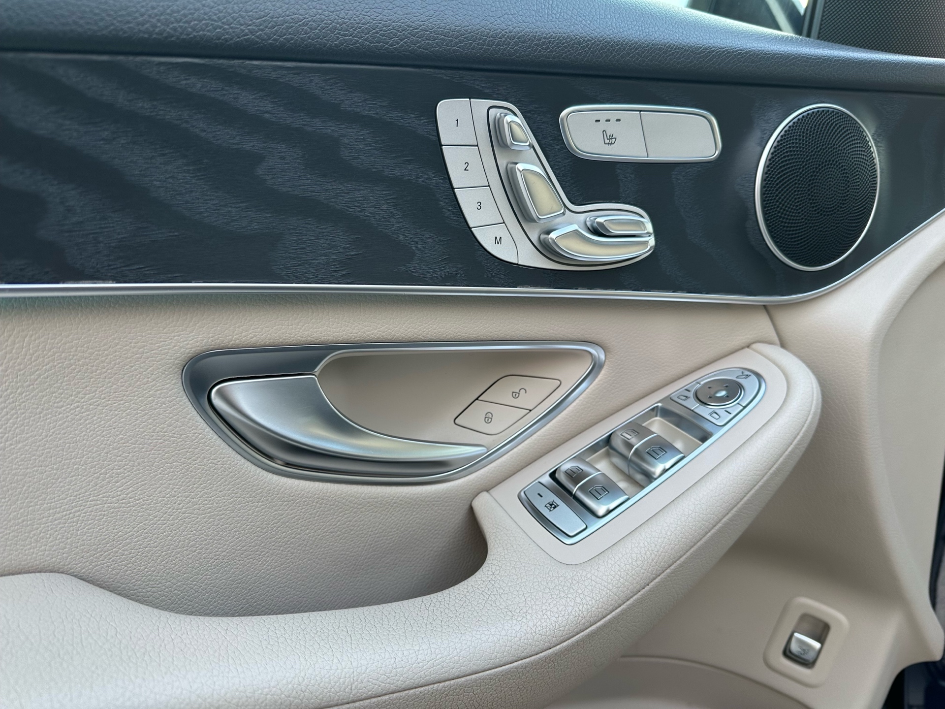 /autocainc/2018-Mercedes-Benz-GLC-Class-05524708867573214.jpg