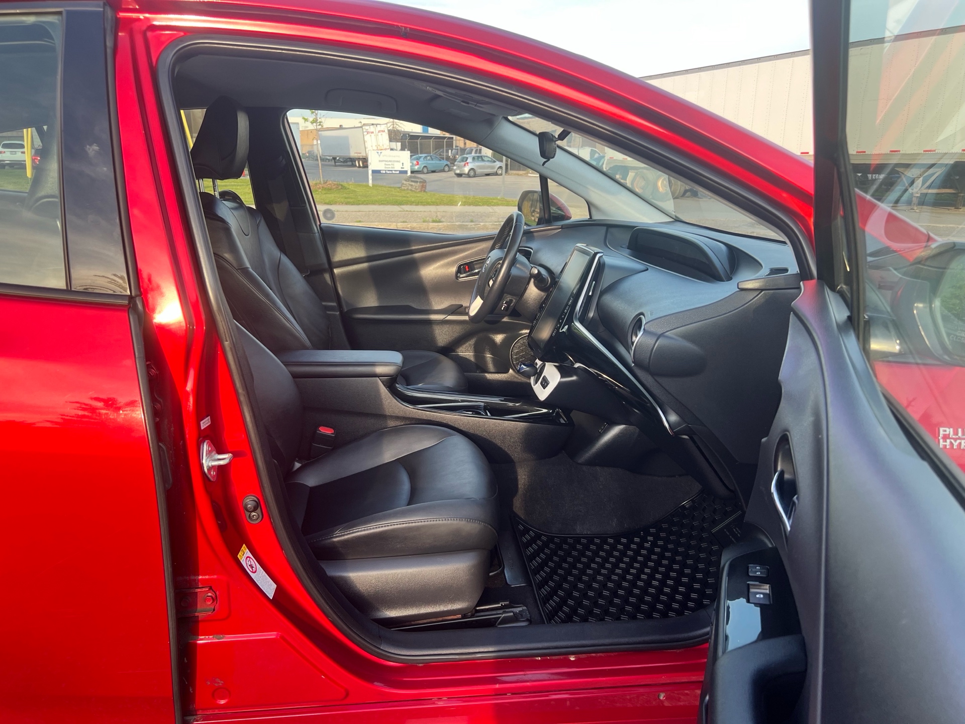 /autocainc/2018-Toyota-PriusPrime-7555345522765928.jpg