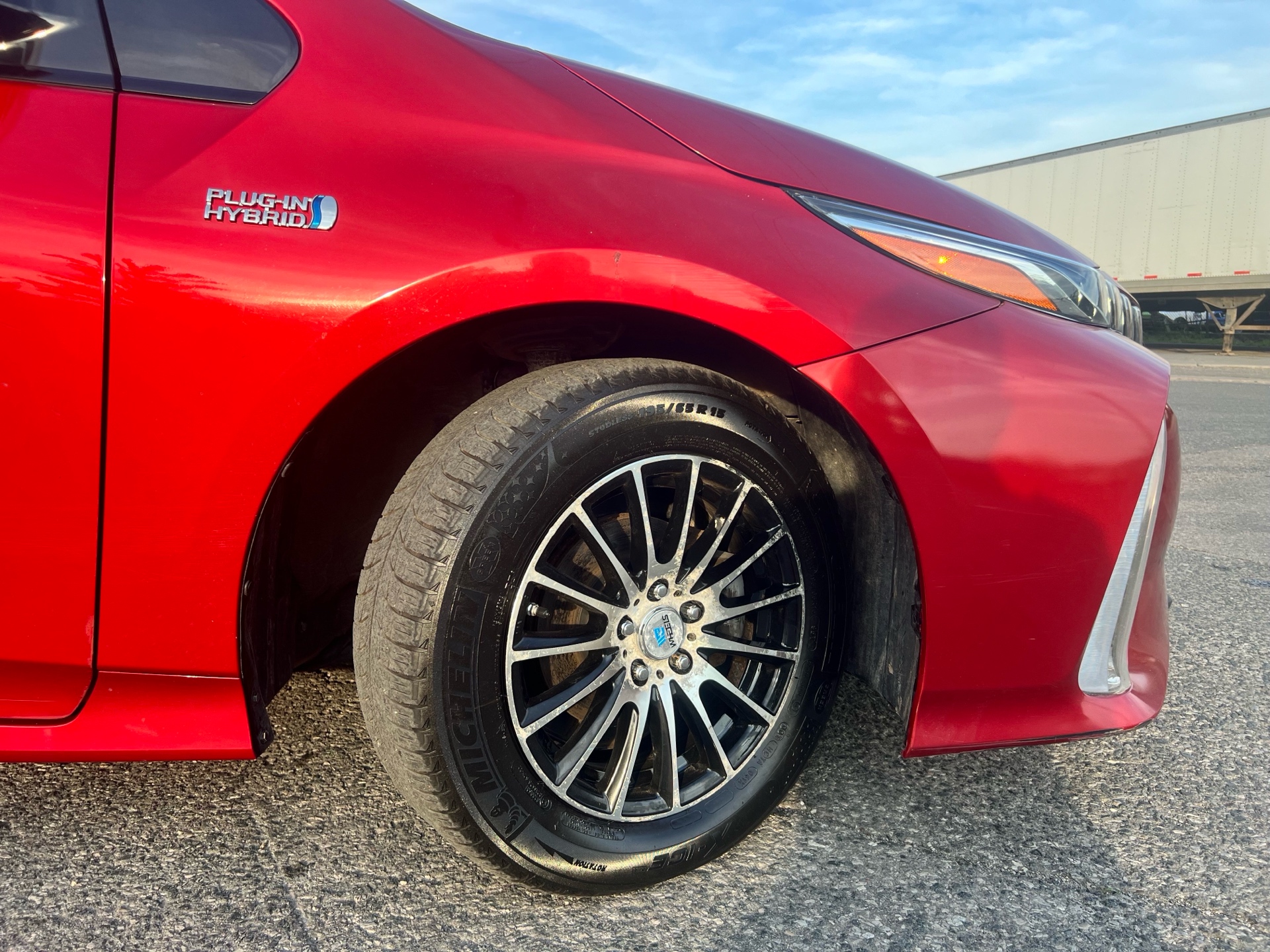 /autocainc/2018-Toyota-PriusPrime-882965552529785.jpg