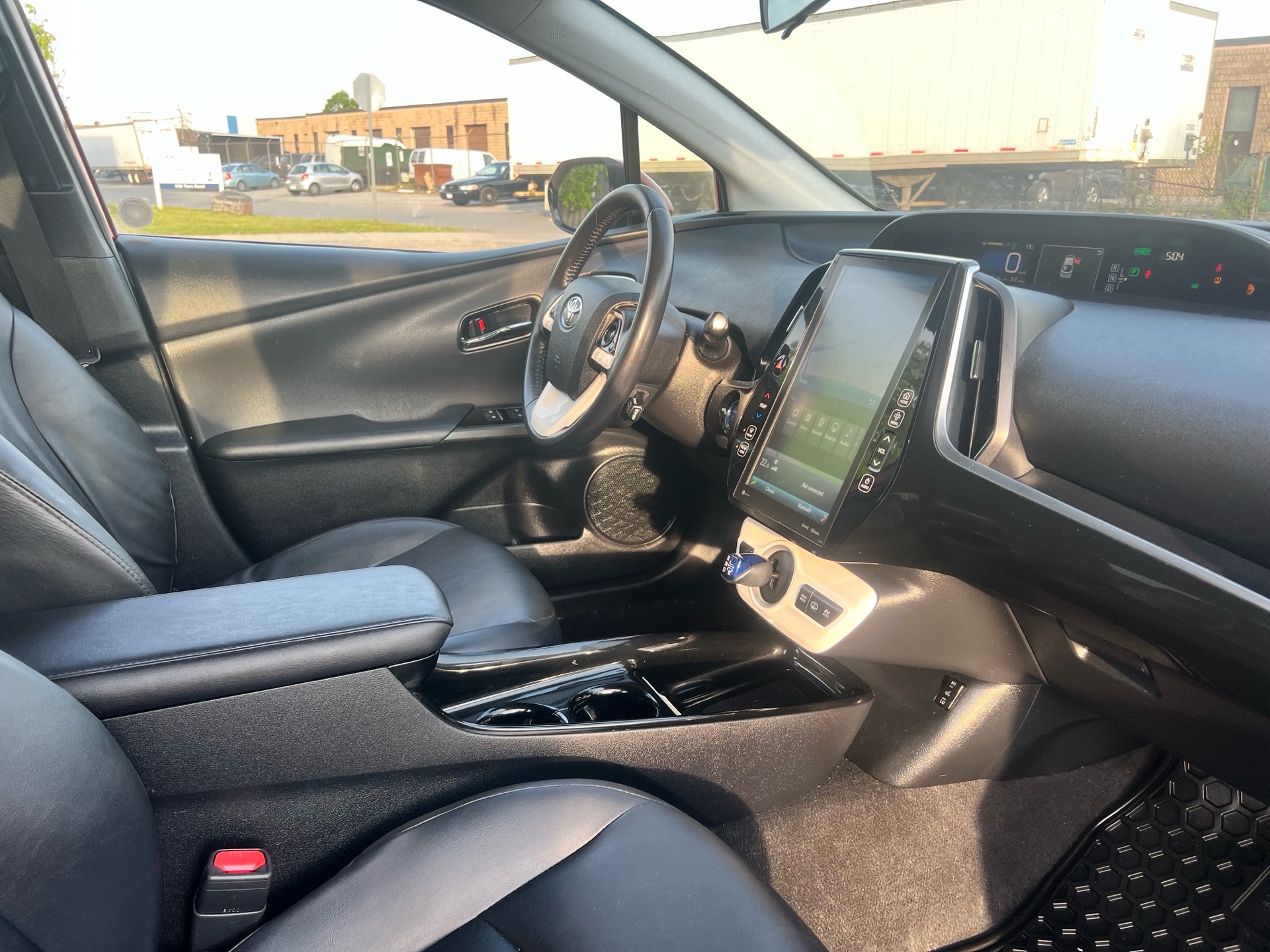 /autocainc/2018-Toyota-PriusPrime-9239303823490157.jpg