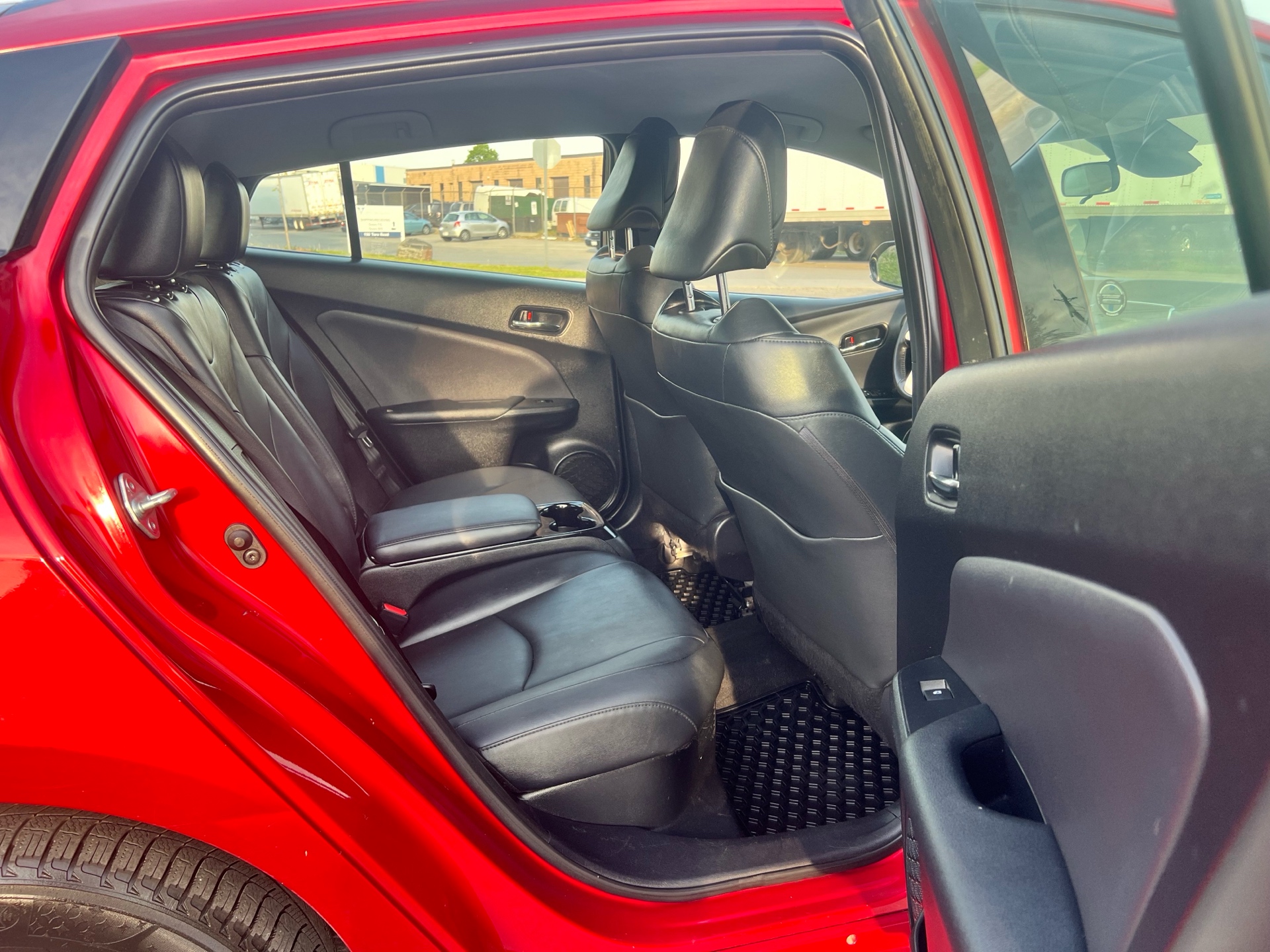 /autocainc/2018-Toyota-PriusPrime-9856538354037498.jpg