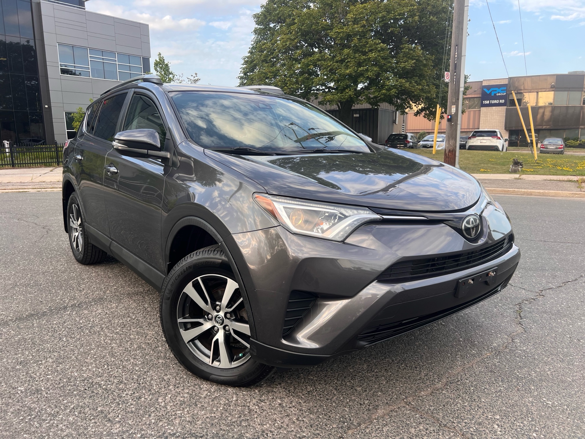 /autocainc/2018-Toyota-RAV4-21986764735384612.jpg