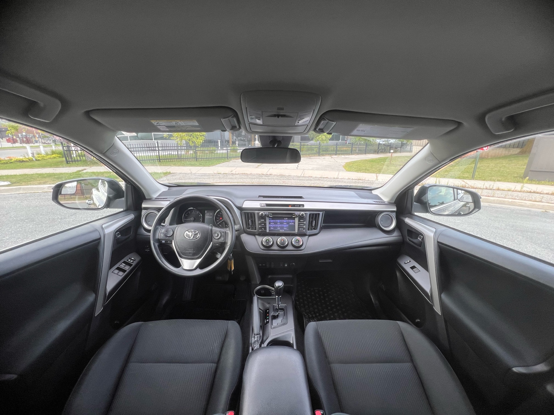 /autocainc/2018-Toyota-RAV4-619817758250925.jpg