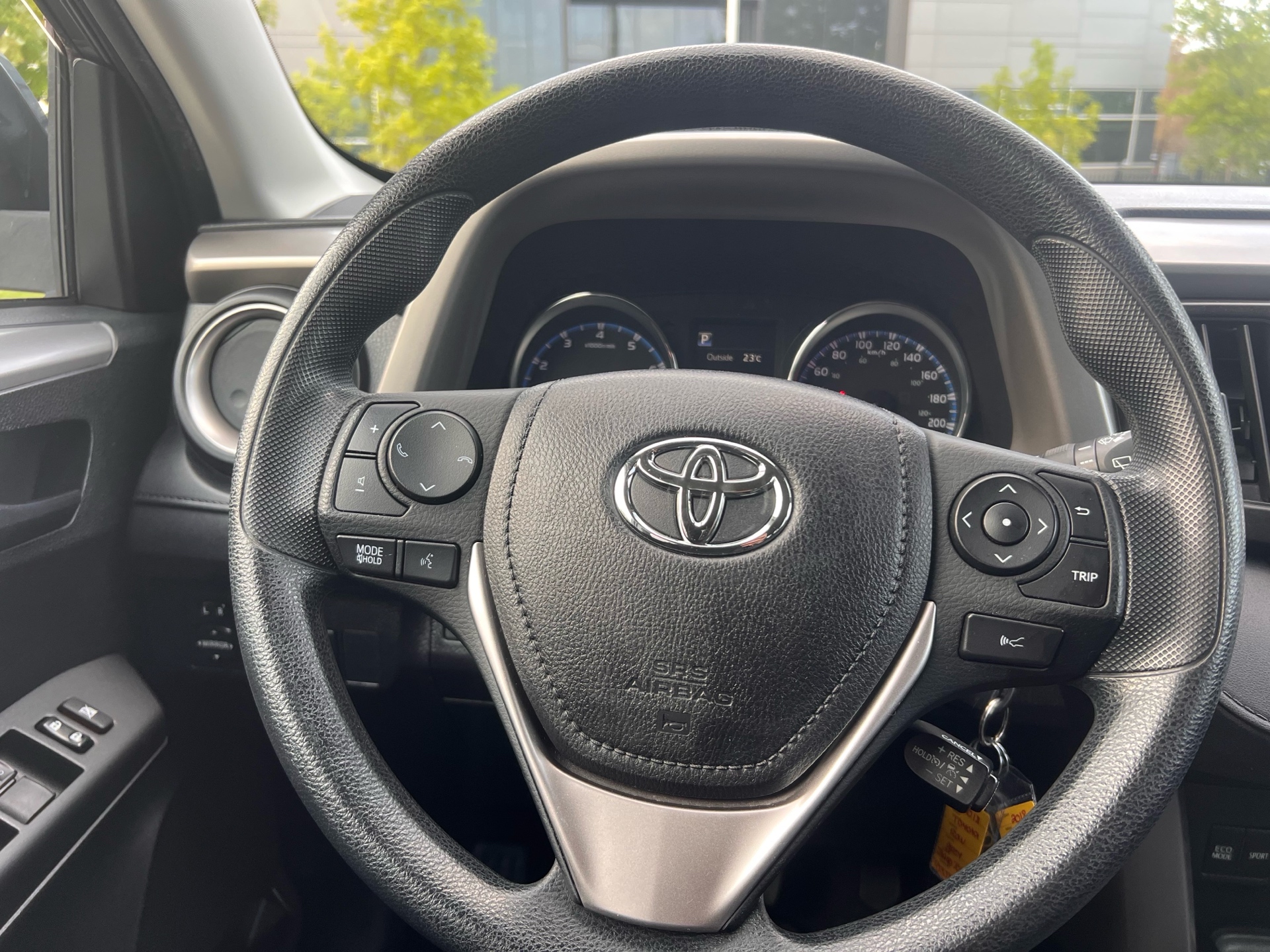 /autocainc/2018-Toyota-RAV4-7044153661105643.jpg